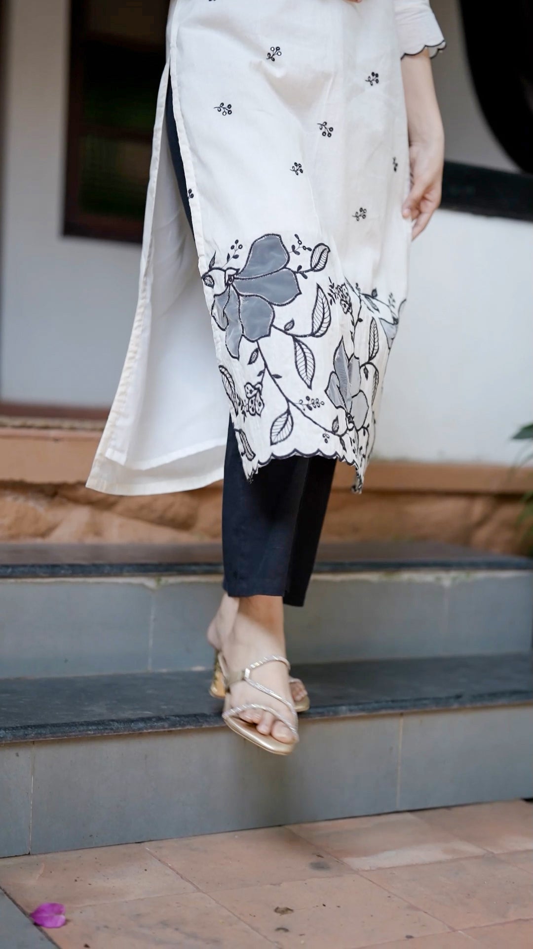 Elegant White Floral Embroidered Kurthi