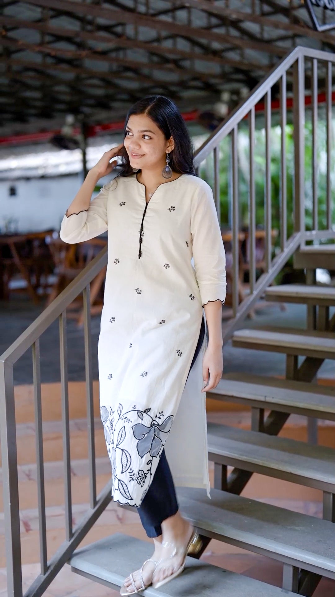 Elegant White Floral Embroidered Kurthi