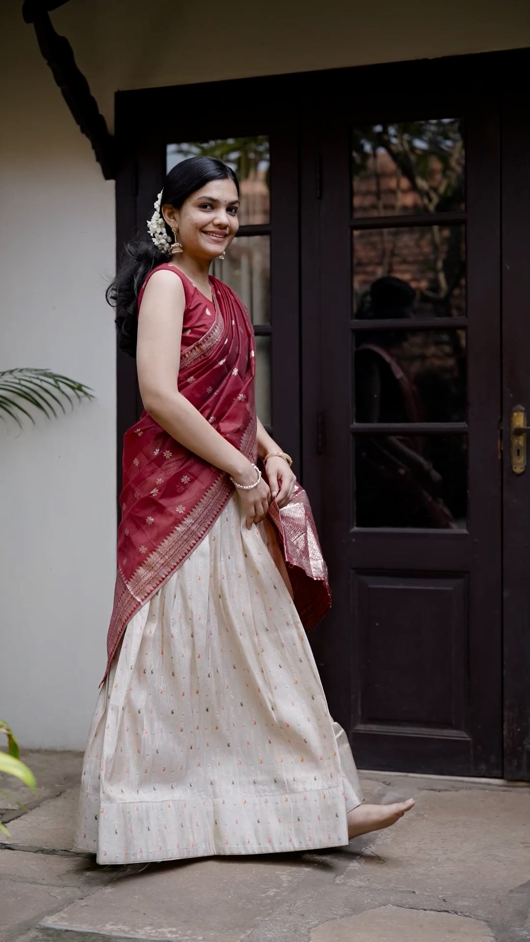Dhavani Sets [DH03]