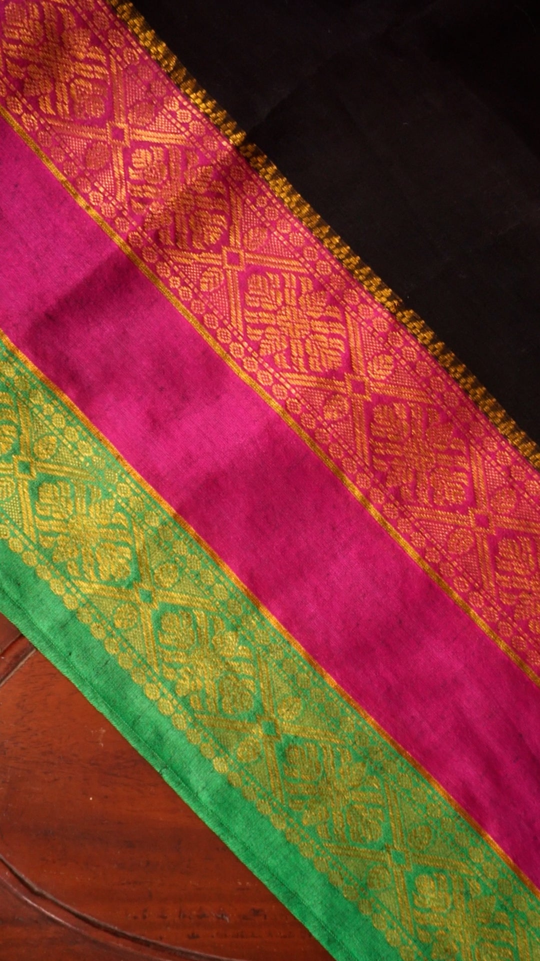 Elegant Mul Cotton Saree [MC001]