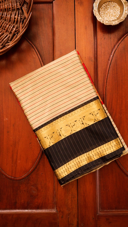 Elegant Traditional Saree with Rich Border Detailing [SDA01]