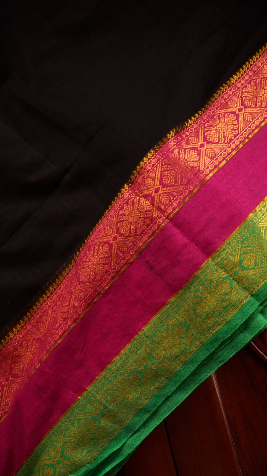 Elegant Mul Cotton Saree [MC001]