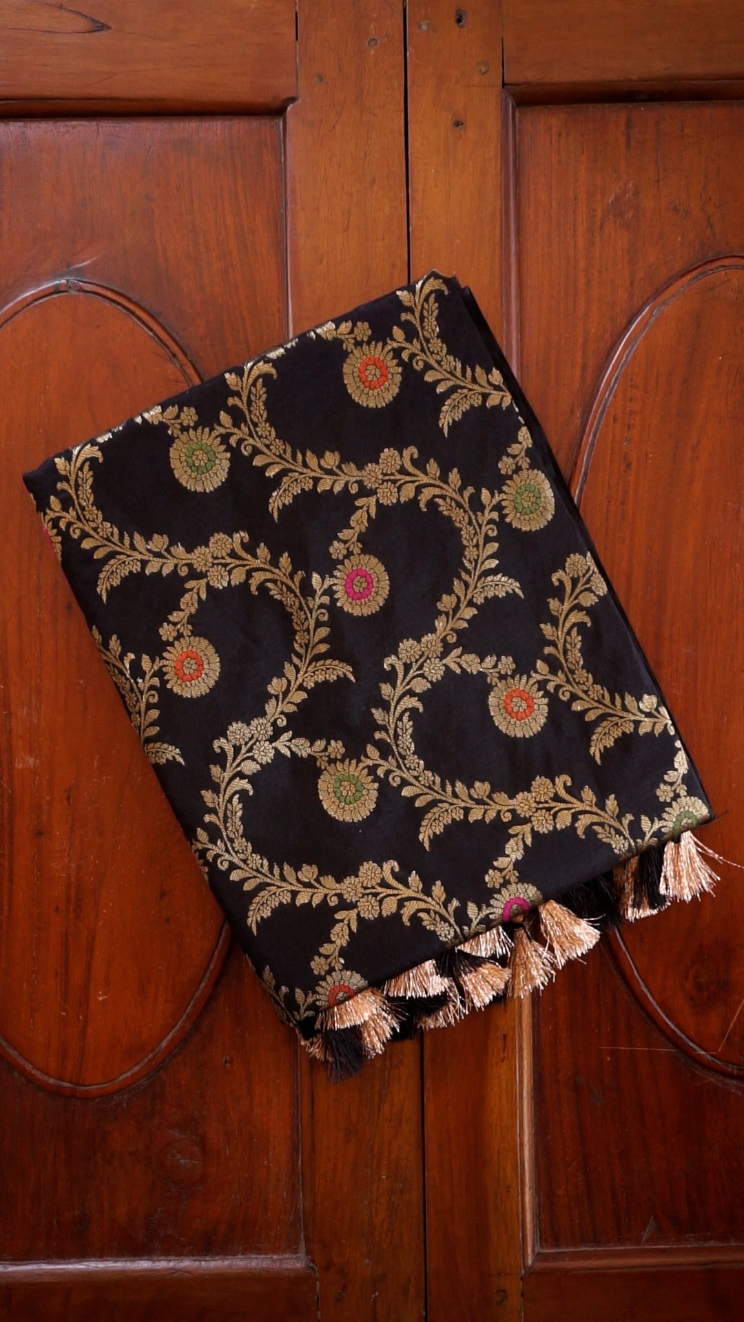 Elegant Black Soft Silk Saree with Zari Work [AV16]