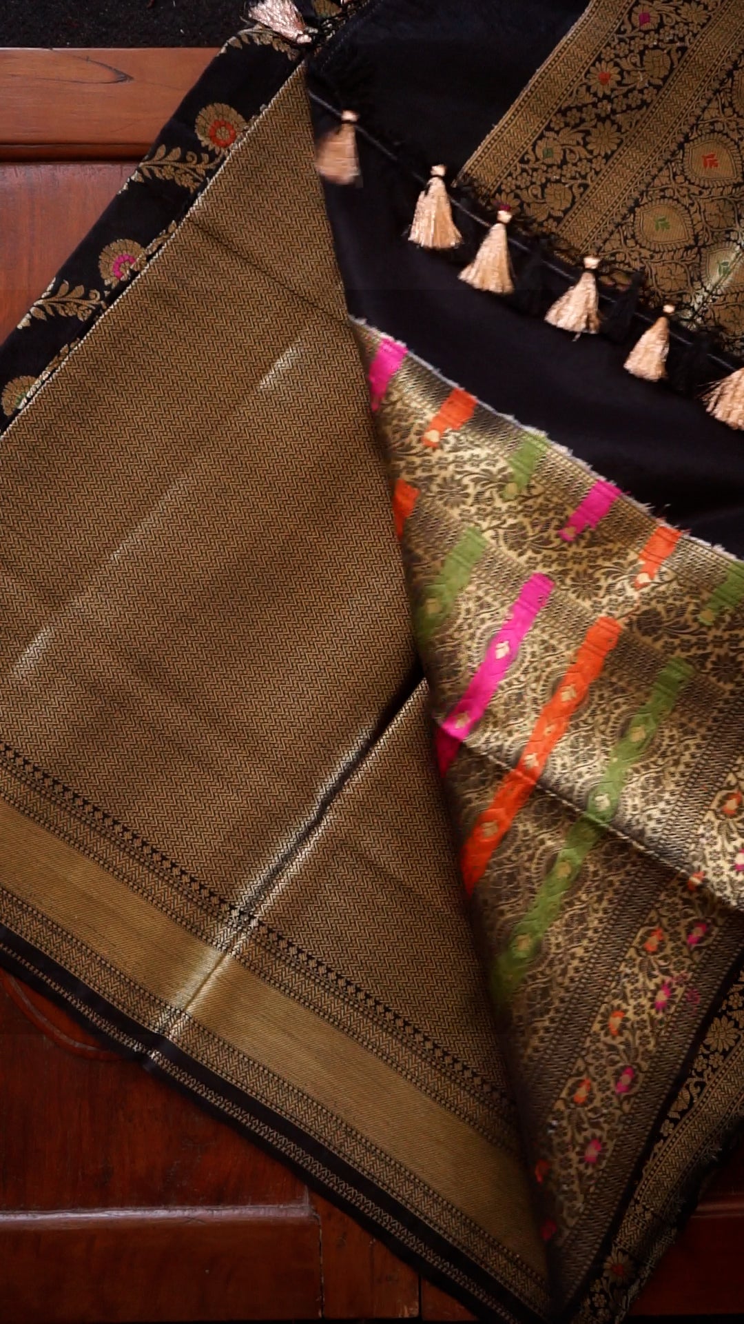 Elegant Black Soft Silk Saree with Zari Work [AV16]