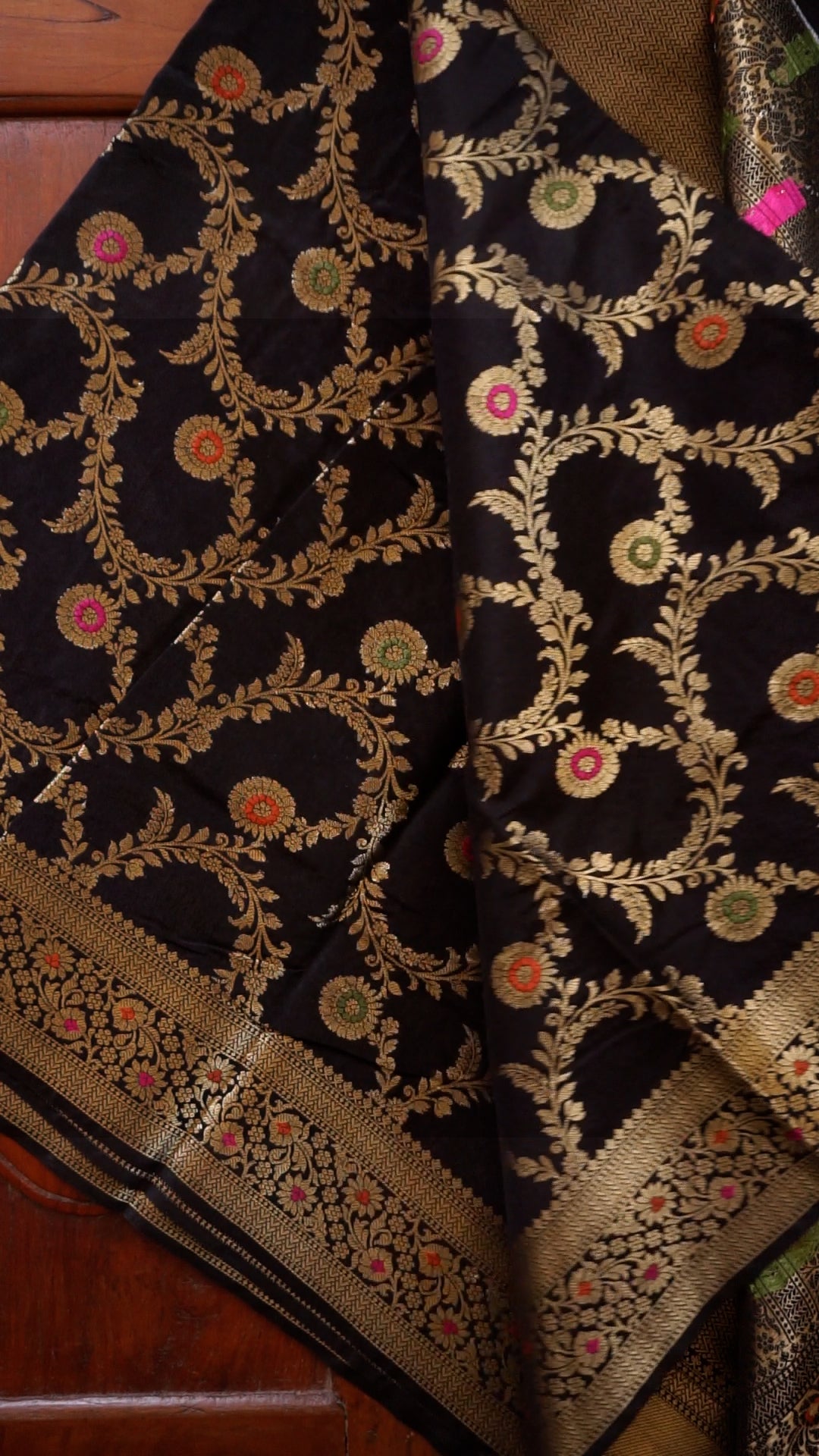 Elegant Black Soft Silk Saree with Zari Work [AV16]