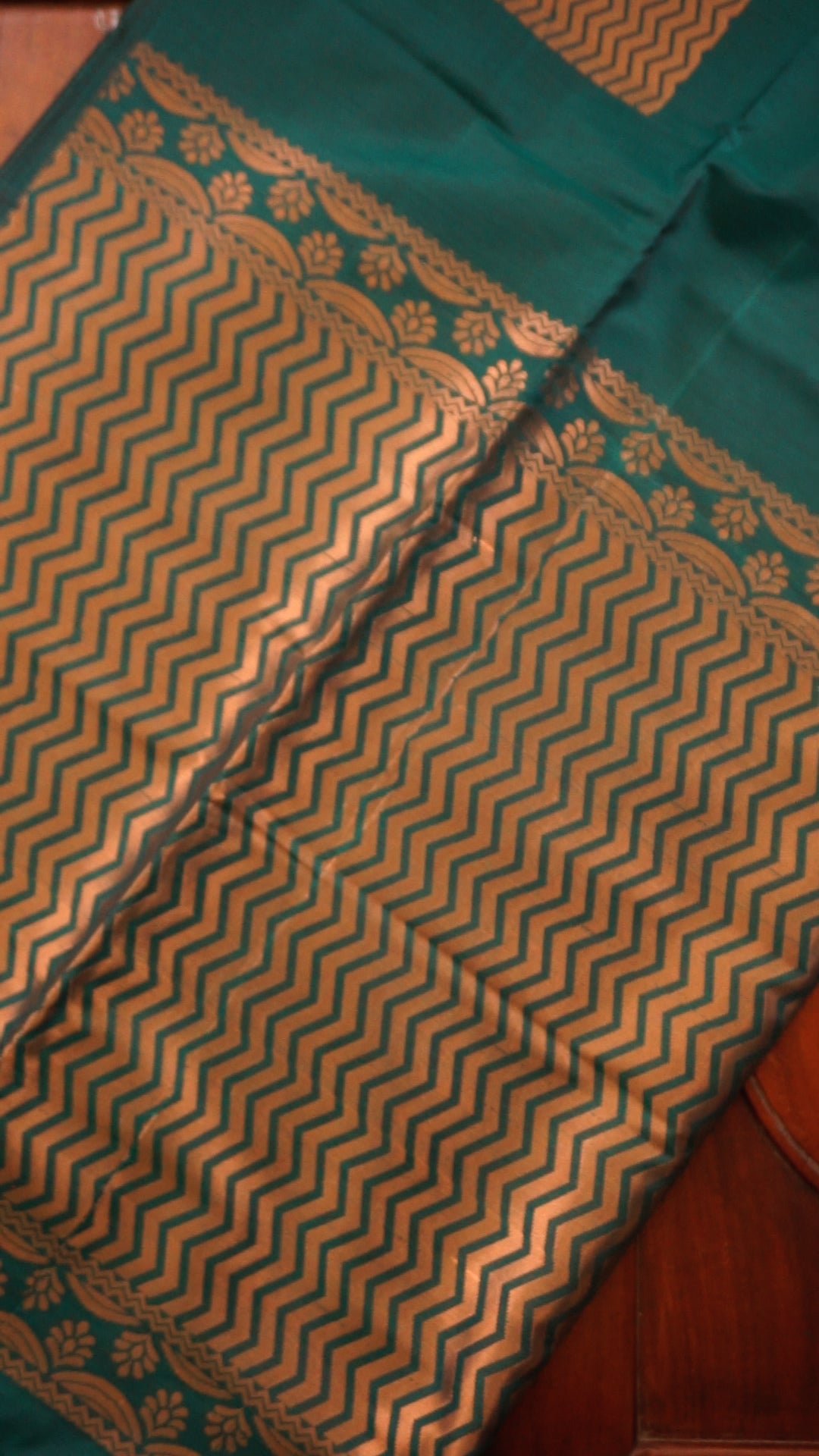 Drape yourself in timeless elegance  [SR22]