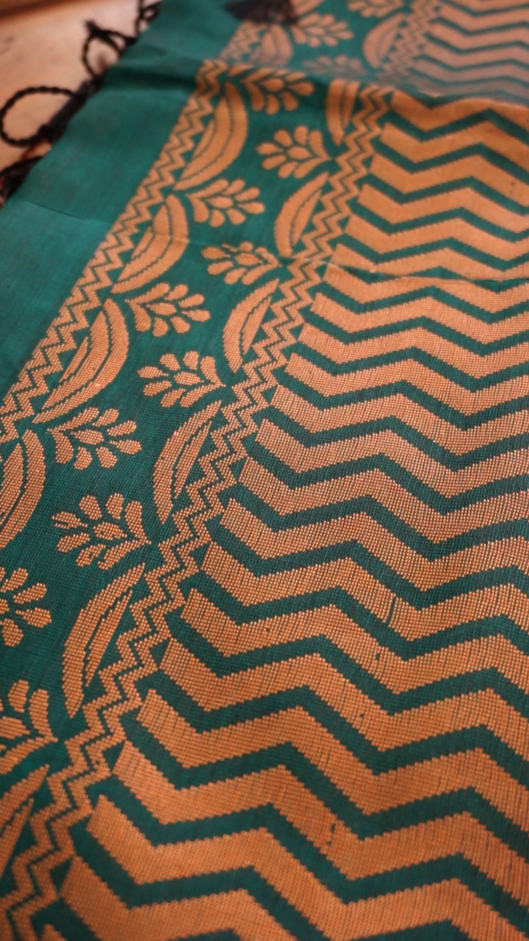 Drape yourself in timeless elegance  [SR22]