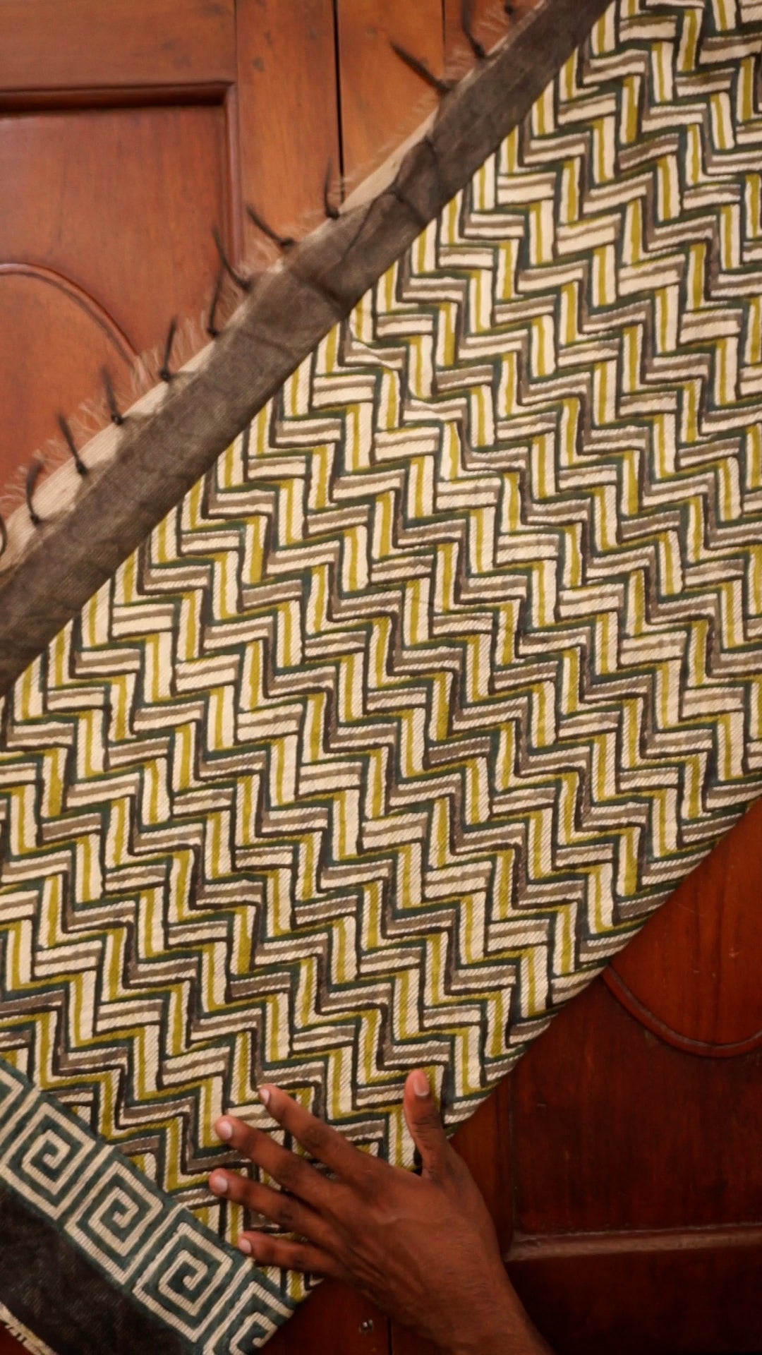 Elegant Cotton Saree with Zigzag Design Border [AM263]