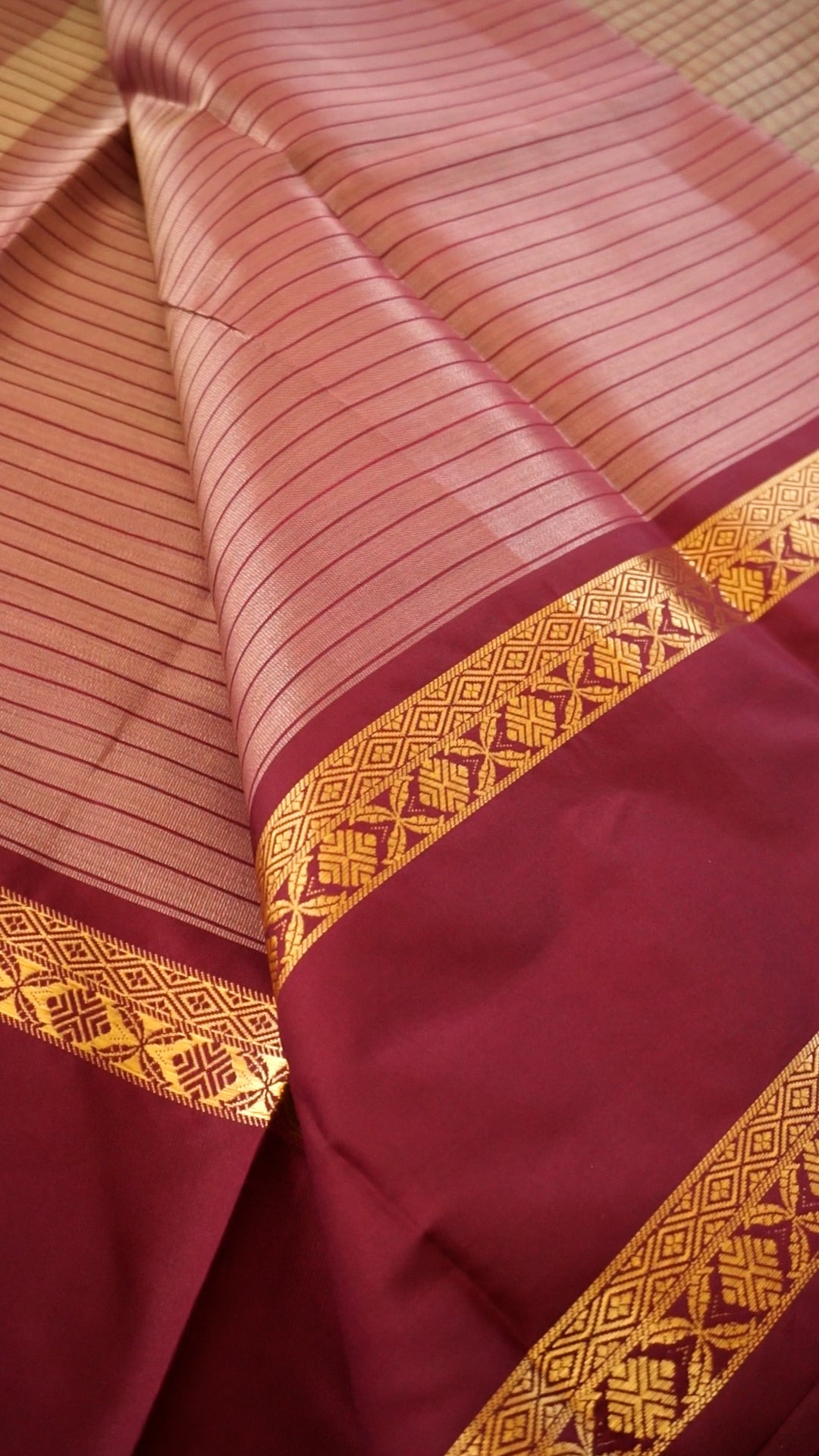Elegant Traditional Saree with Rich Border Detailing [SDA02]