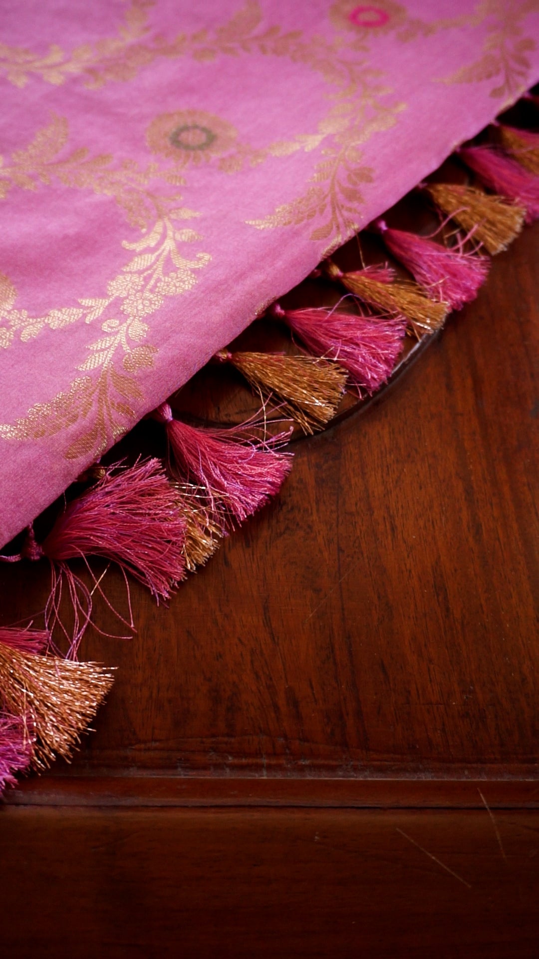 Elegant Pink Soft Silk Saree with Zari Work [AV15]