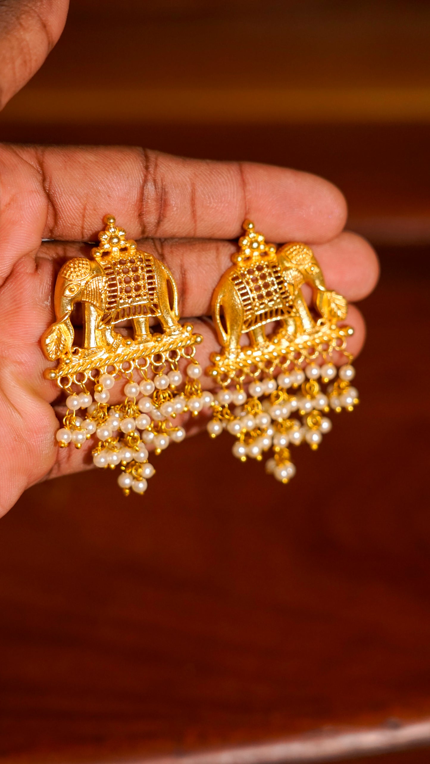 Antique Gold Elephant Jhumka Earrings [MK141]
