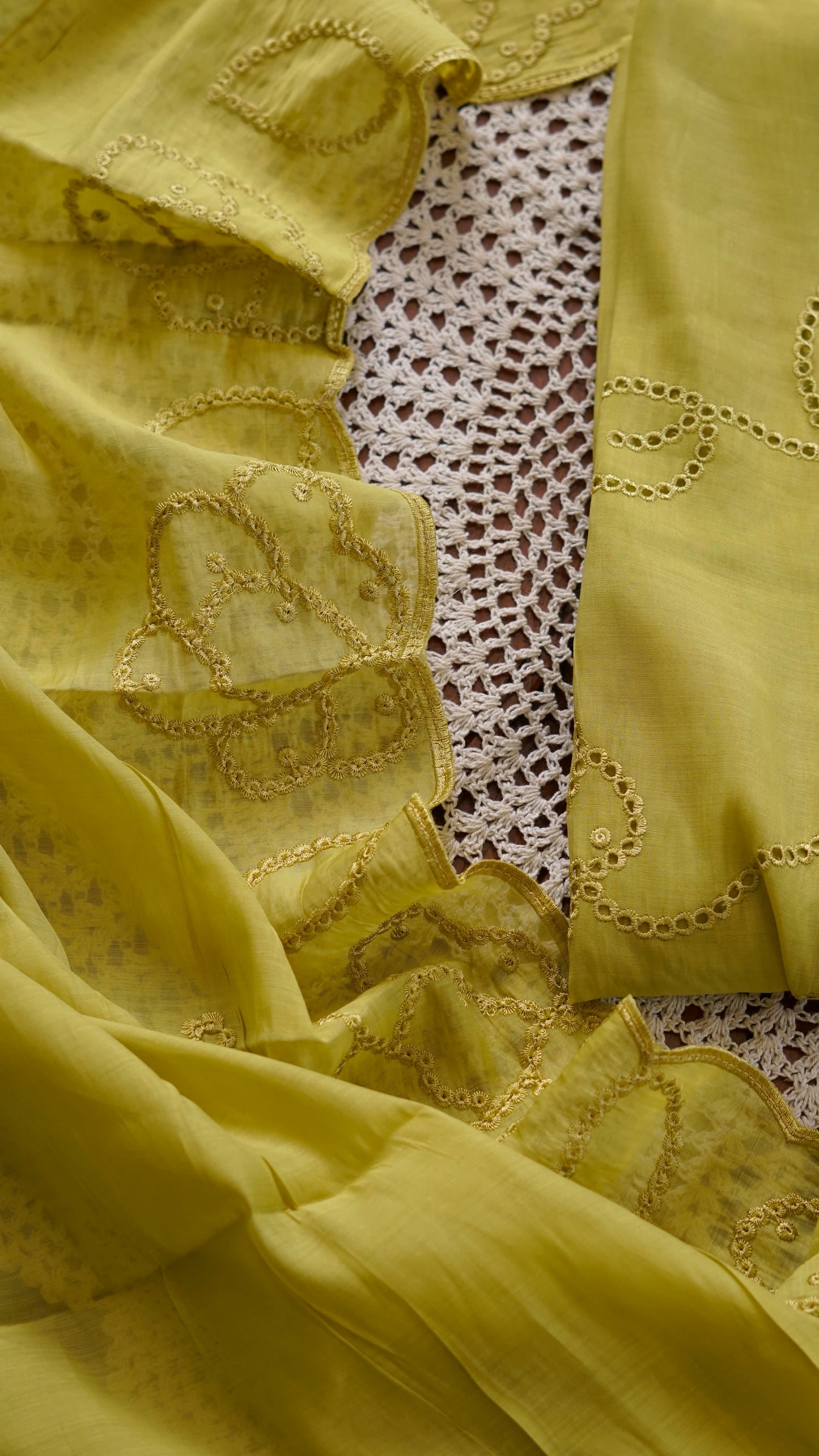 Premium Mul Cotton Unstitched Salwar Set [GUG215]