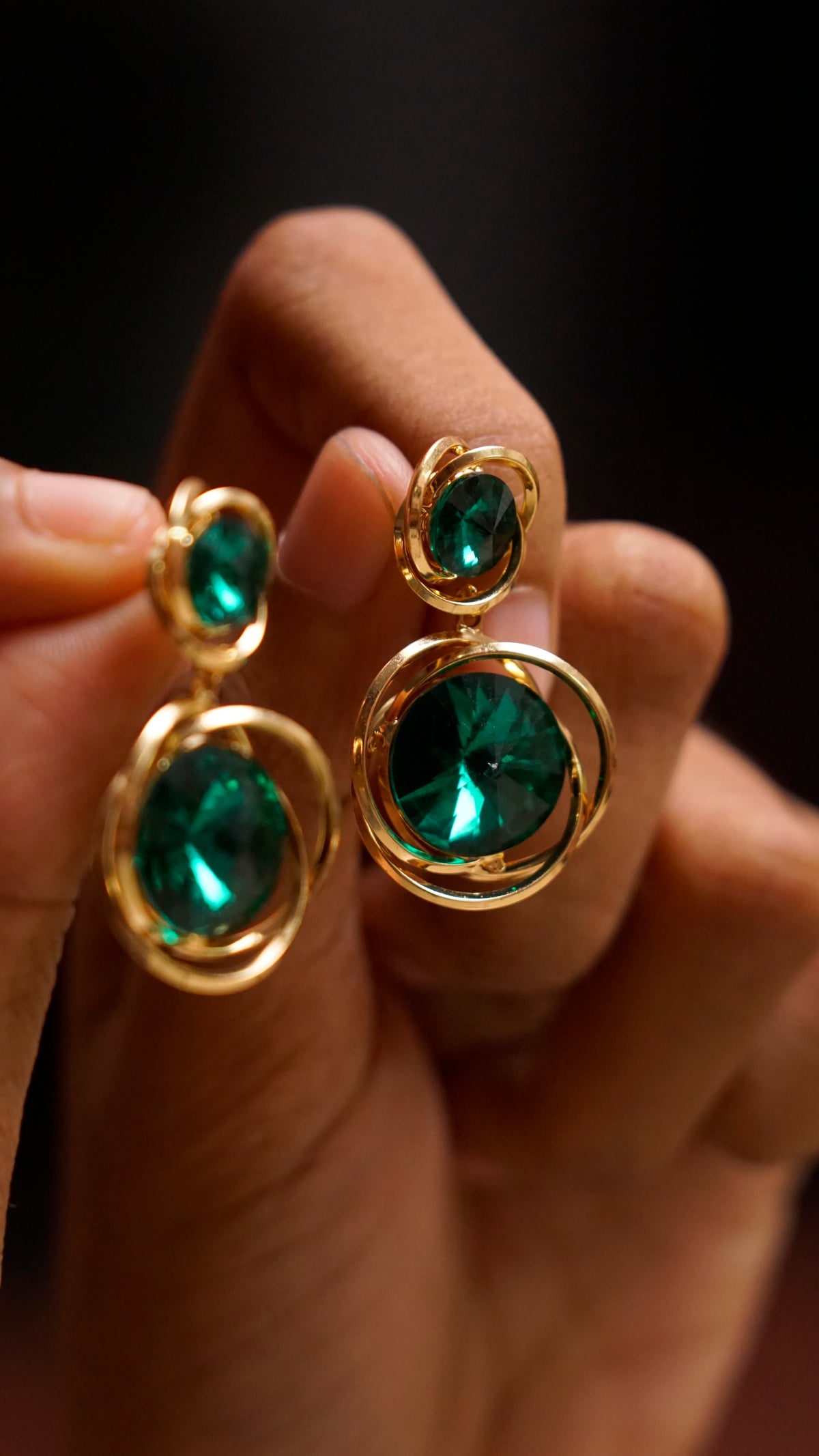 Emerald Green Crystal Drop Earrings [J99]
