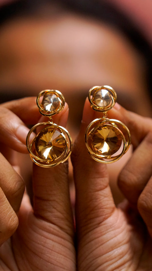 Golden Glamour Drop Earrings [J100]