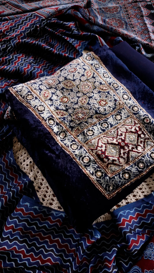 Luxury Velvet Unstitched Salwar Set [GUD318]