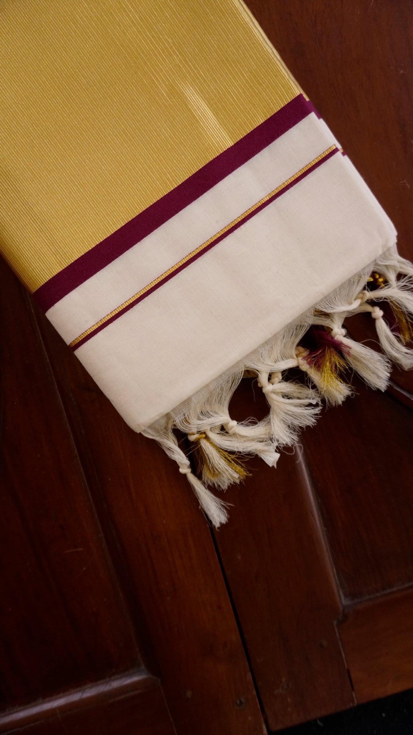 Classic White & Gold Traditional Saree [GUD247]