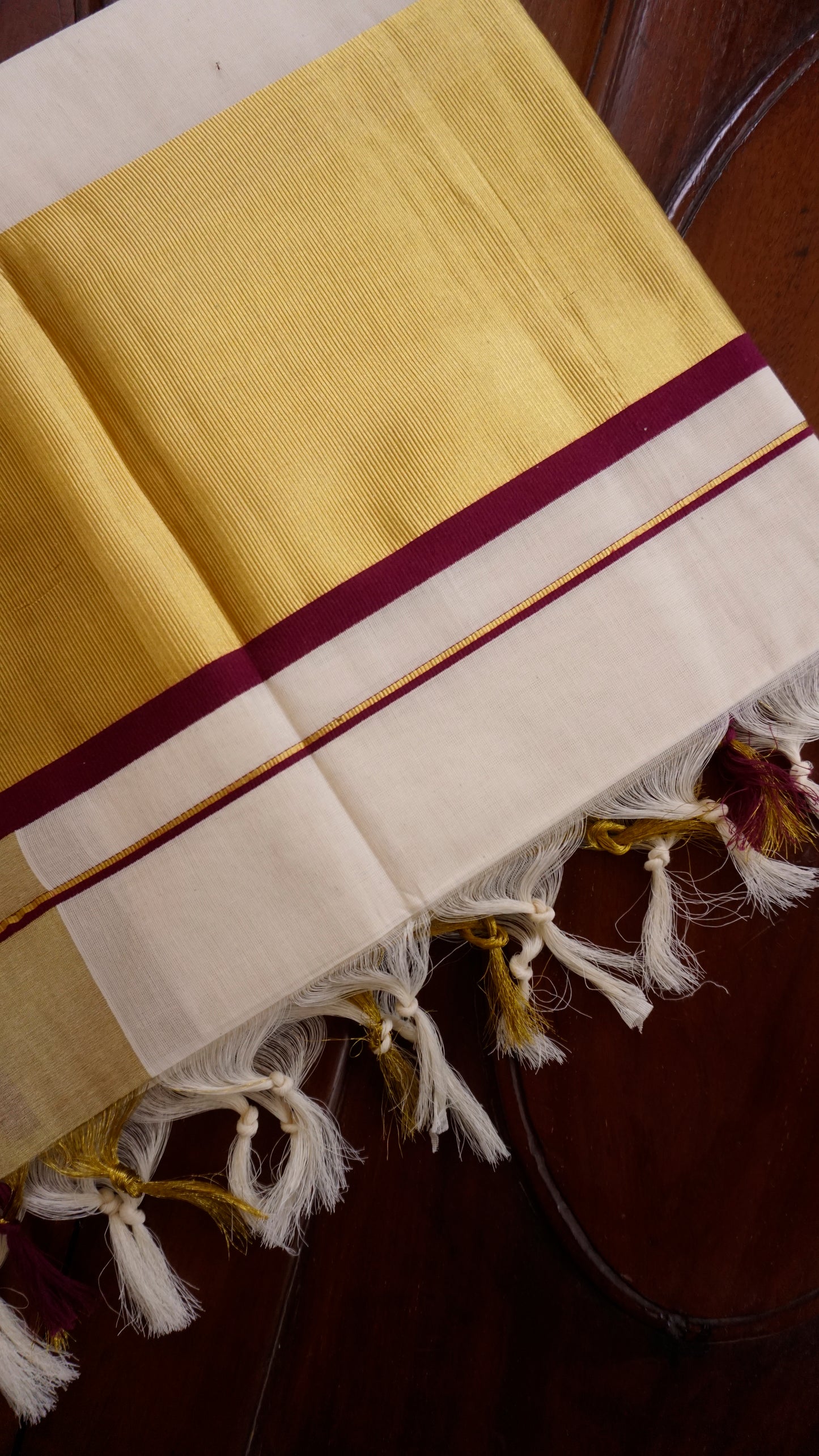 Classic White & Gold Traditional Saree [GUD247]