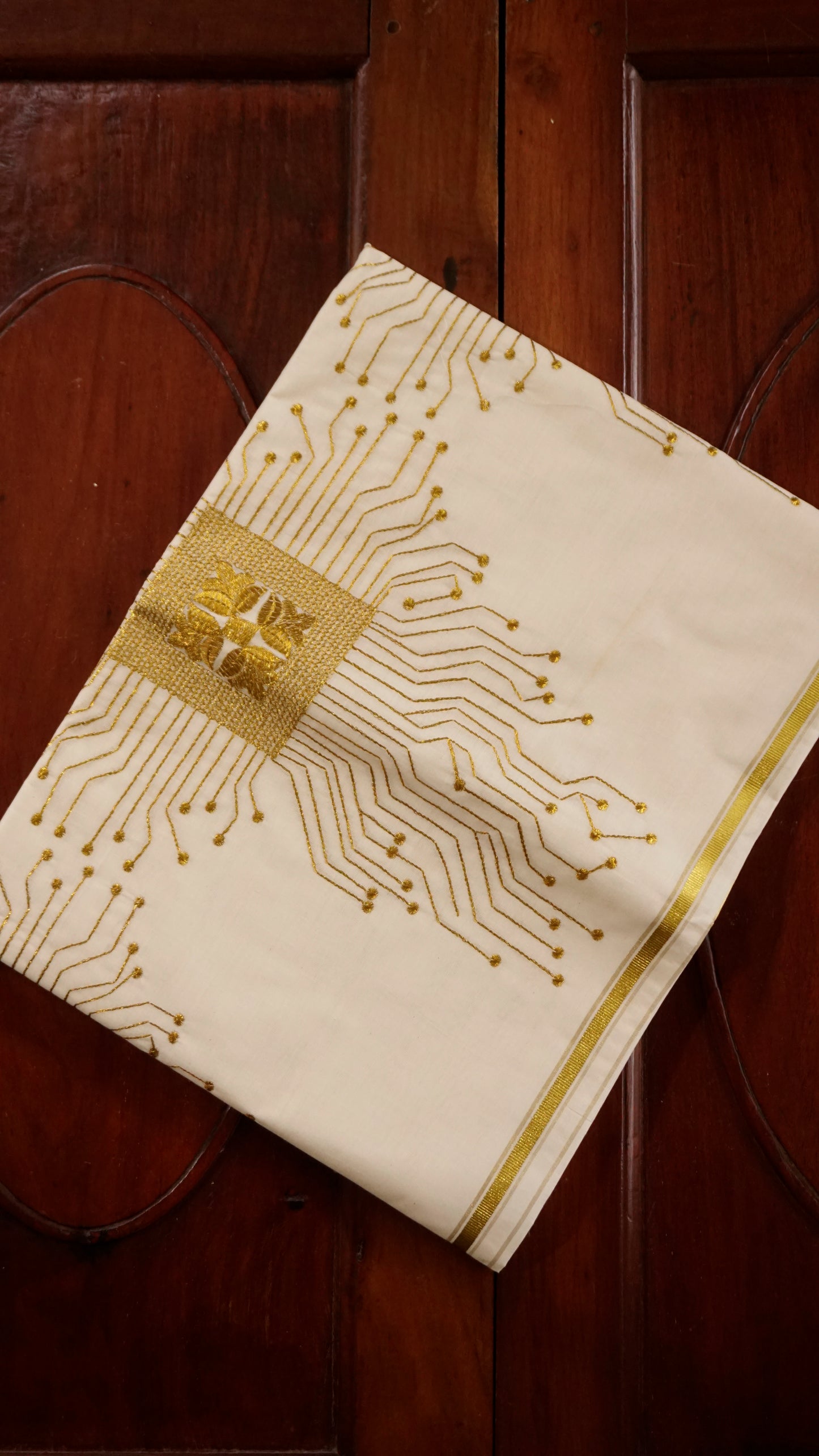 Elegant Kerala Kasavu Saree with Golden Zari Border [MC67]
