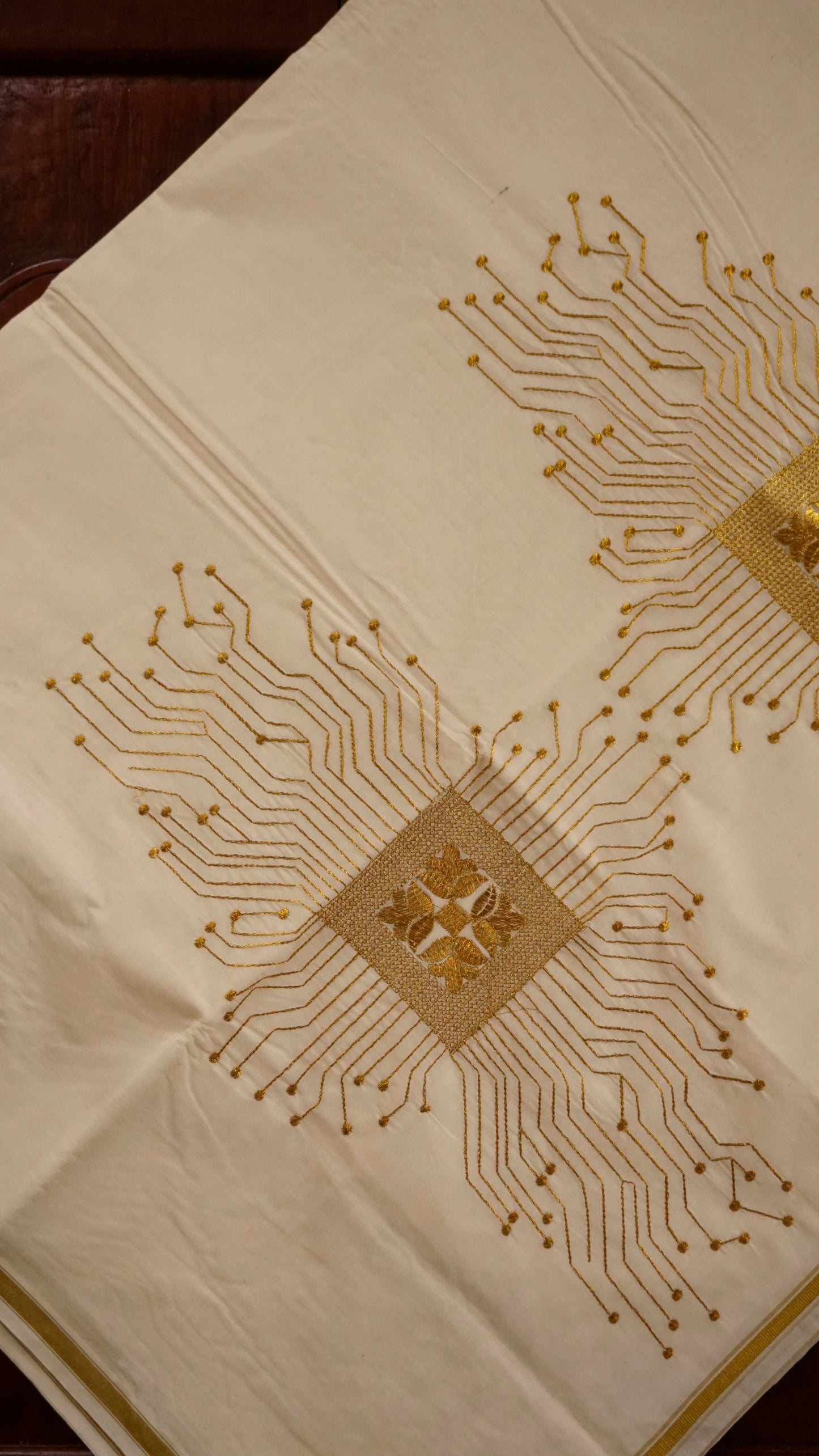 Elegant Kerala Kasavu Saree with Golden Zari Border [MC67]