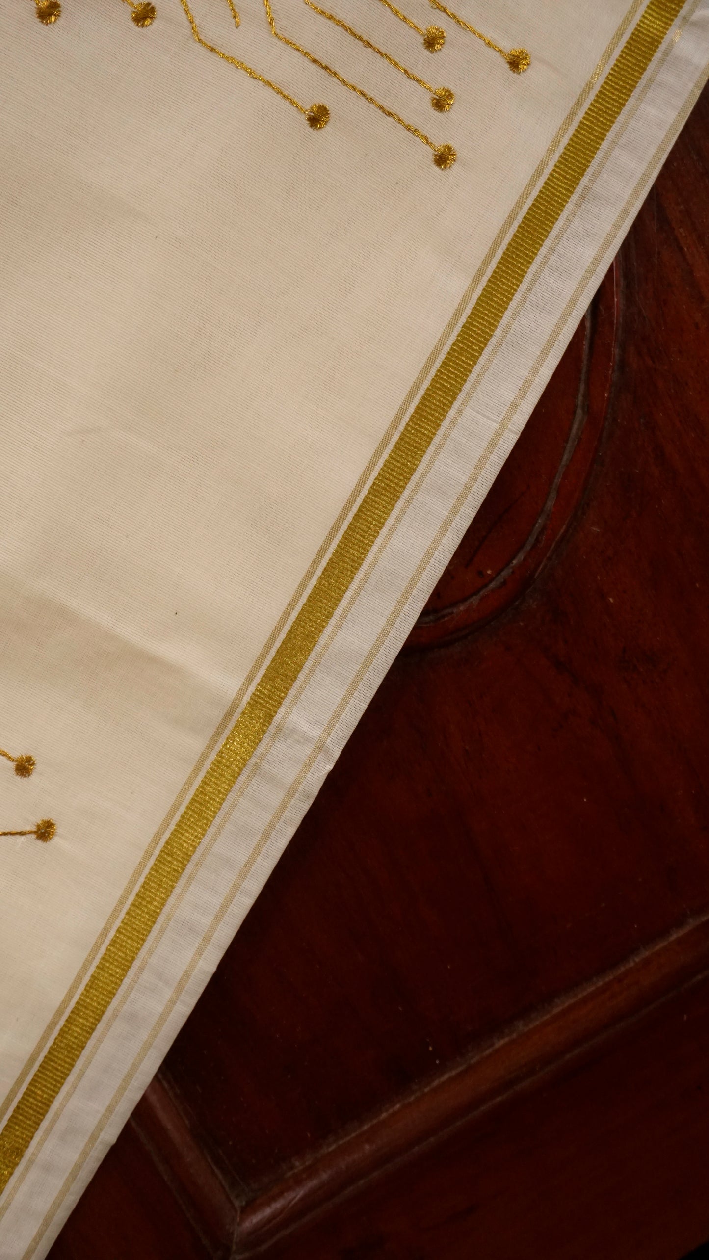 Elegant Kerala Kasavu Saree with Golden Zari Border [MC67]