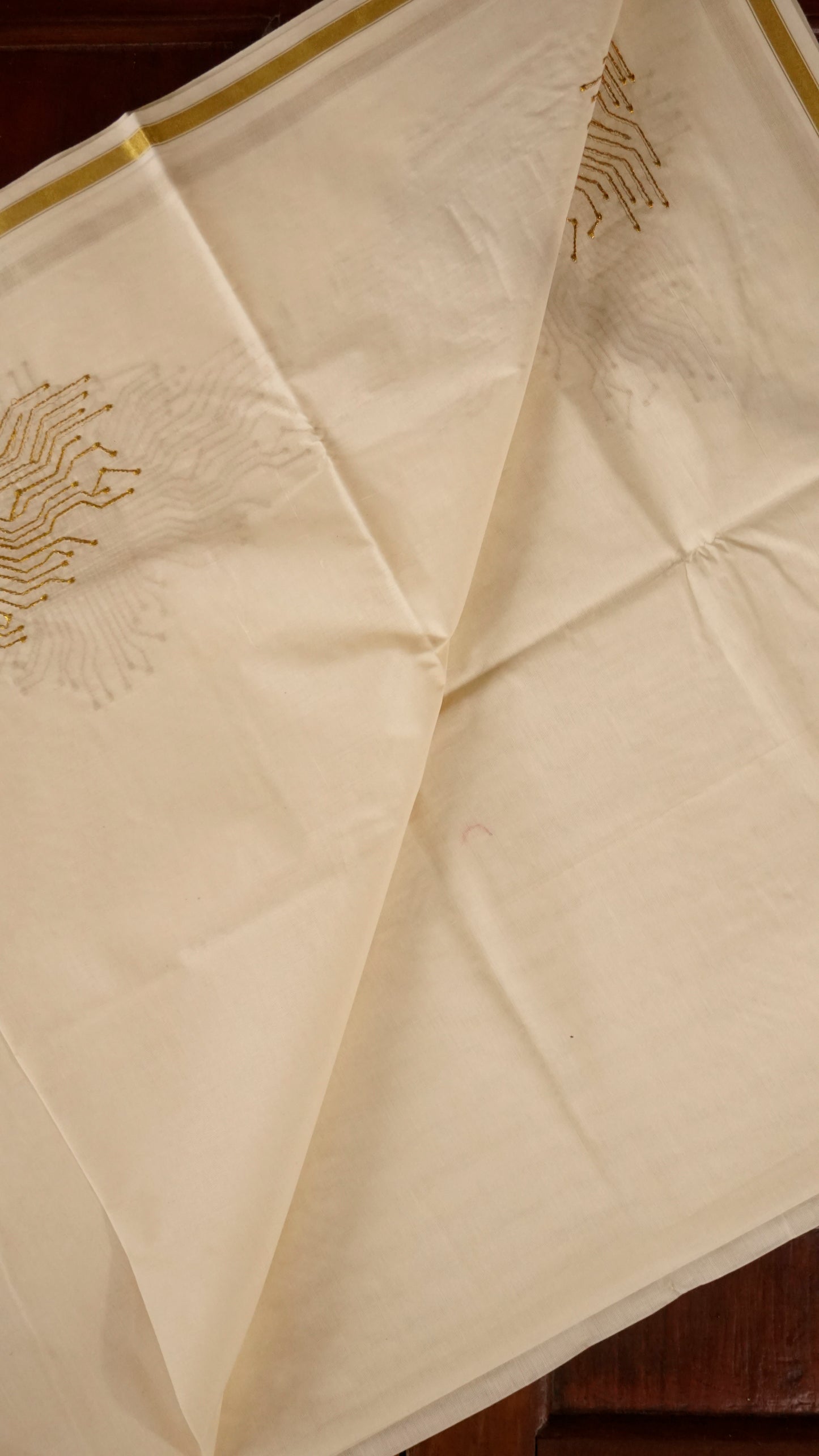 Elegant Kerala Kasavu Saree with Golden Zari Border [MC67]