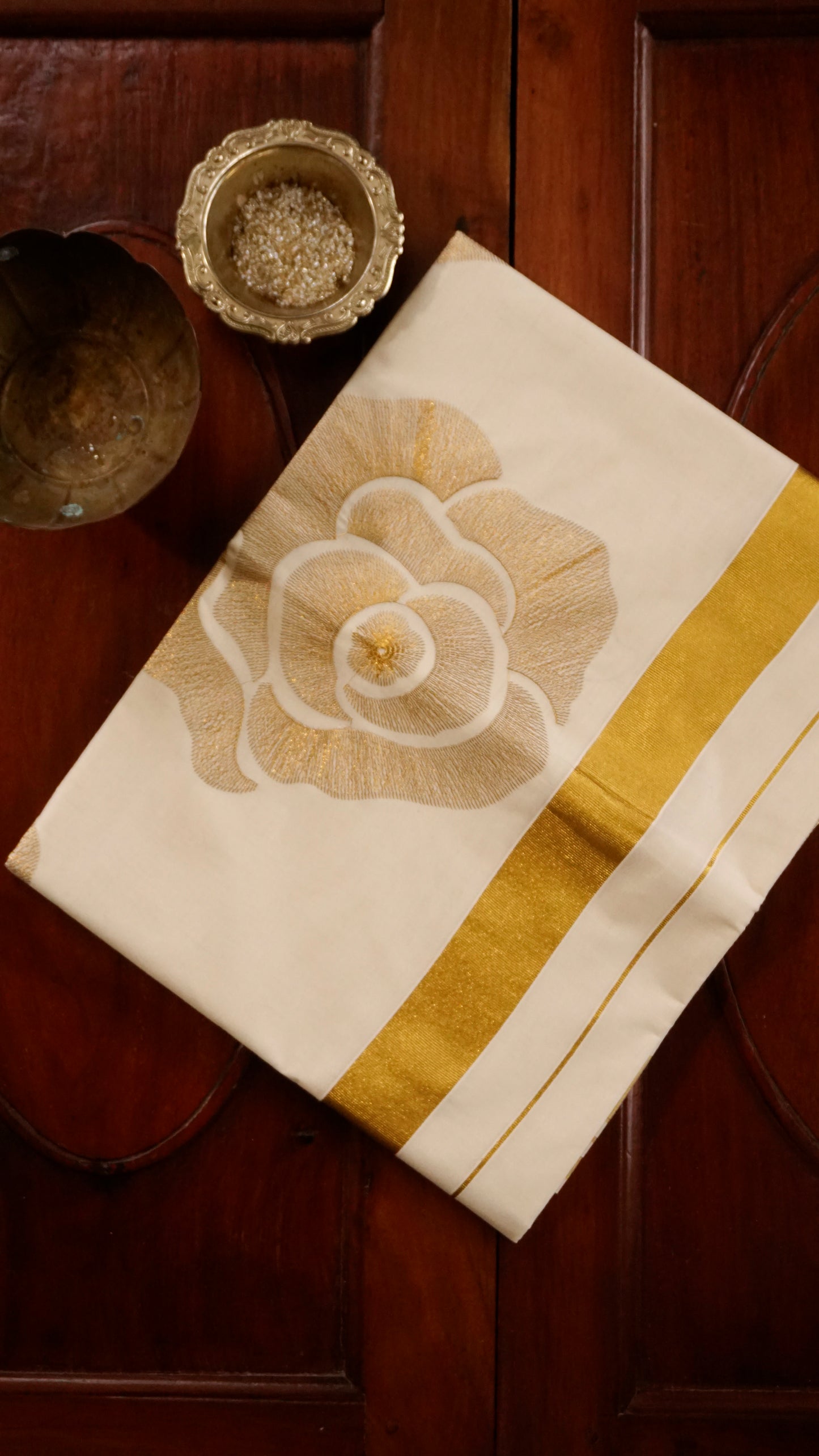 Elegant Kerala Kasavu Saree with Floral Zari Motifs [MC65]