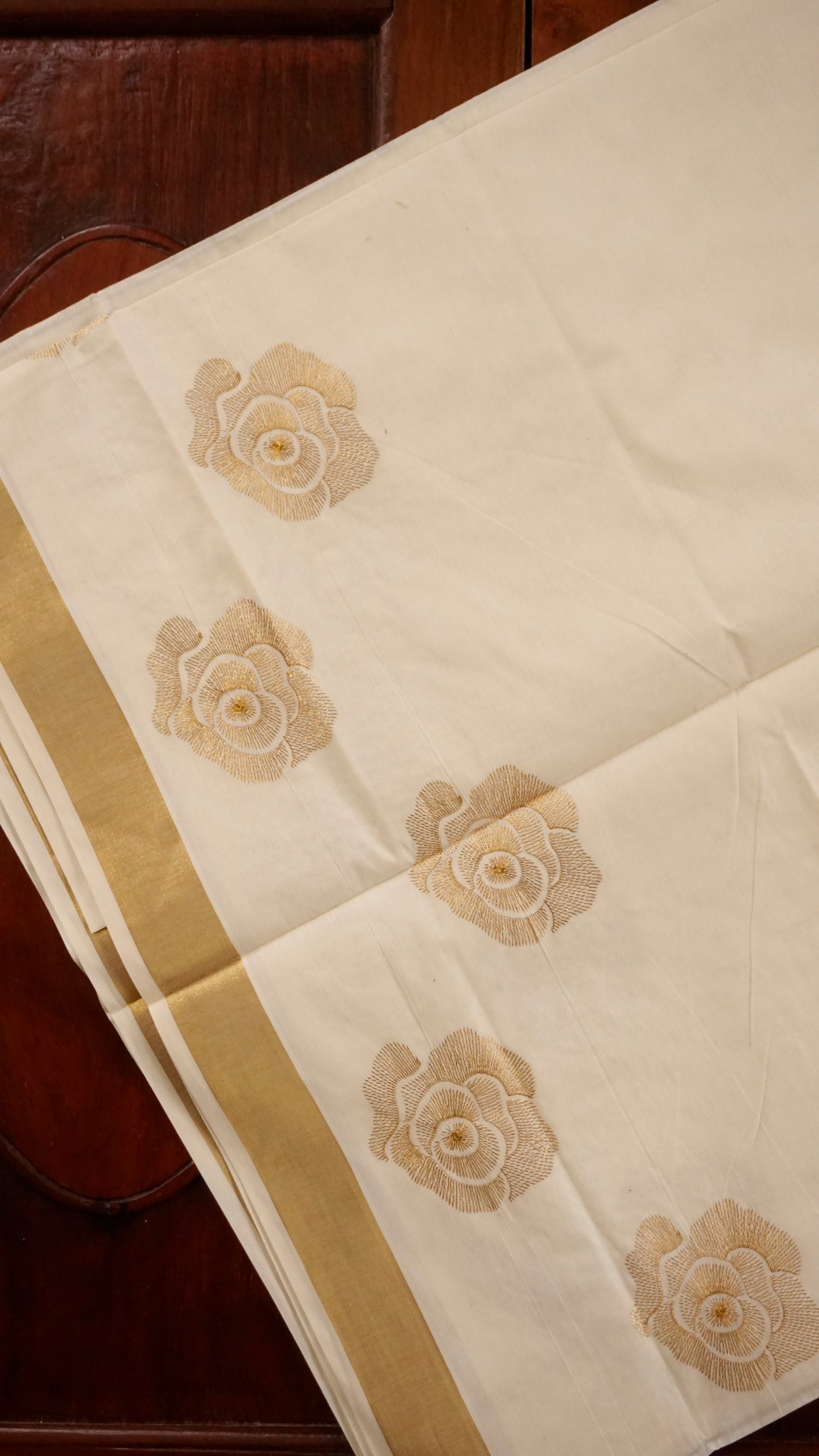 Elegant Kerala Kasavu Saree with Floral Zari Motifs [MC65]