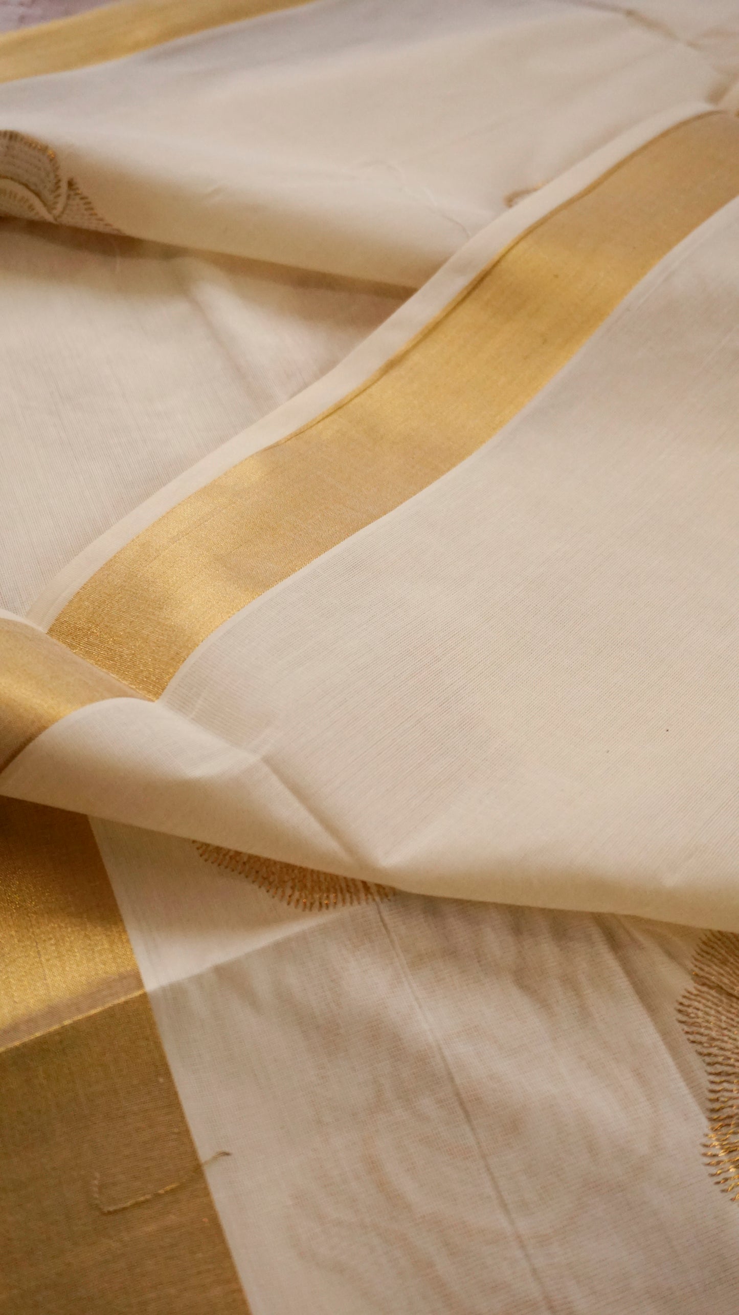 Elegant Kerala Kasavu Saree with Floral Zari Motifs [MC65]