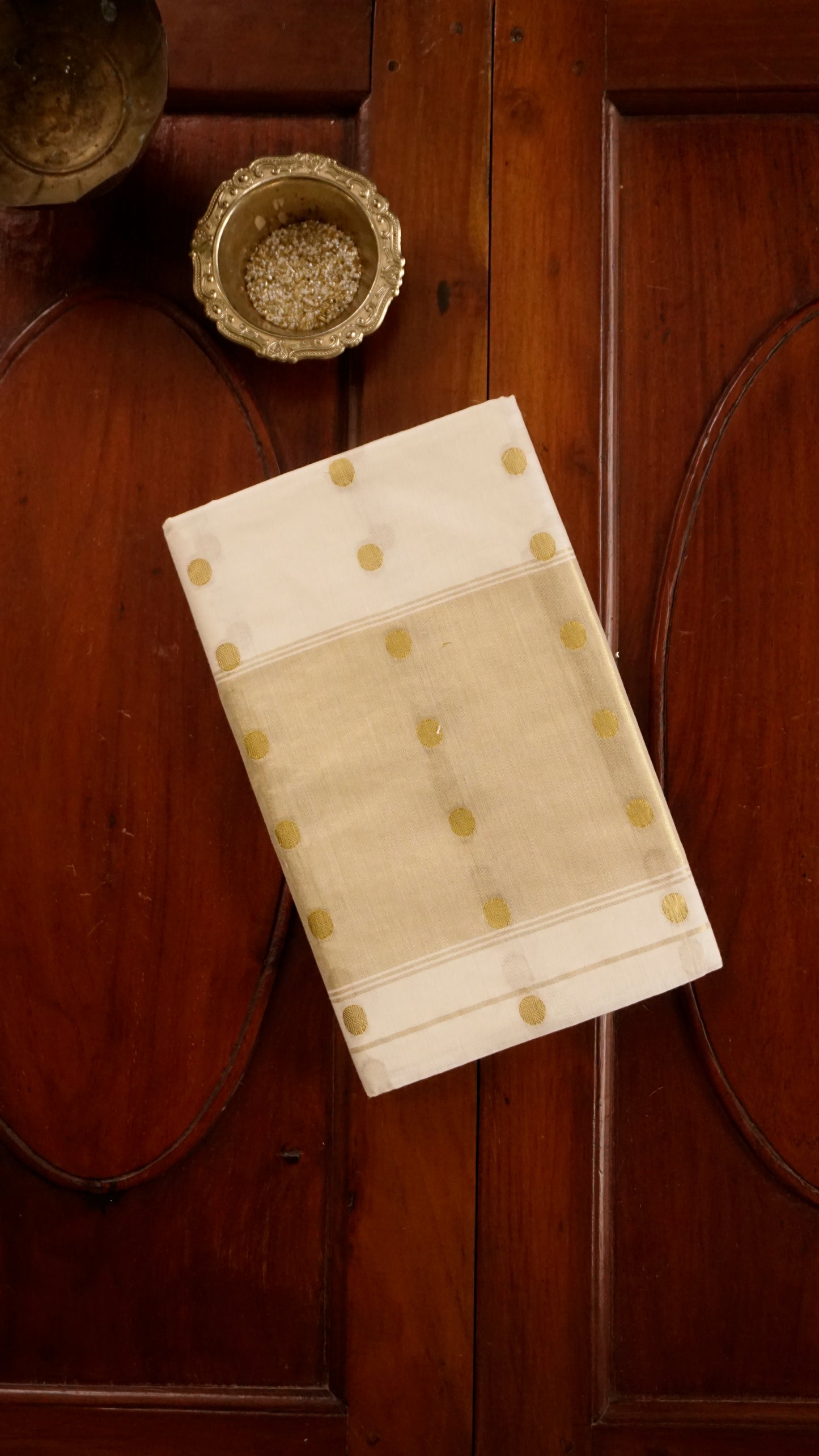 Elegant Kerala Kasavu Saree with Golden Butta Motifs [MC69]