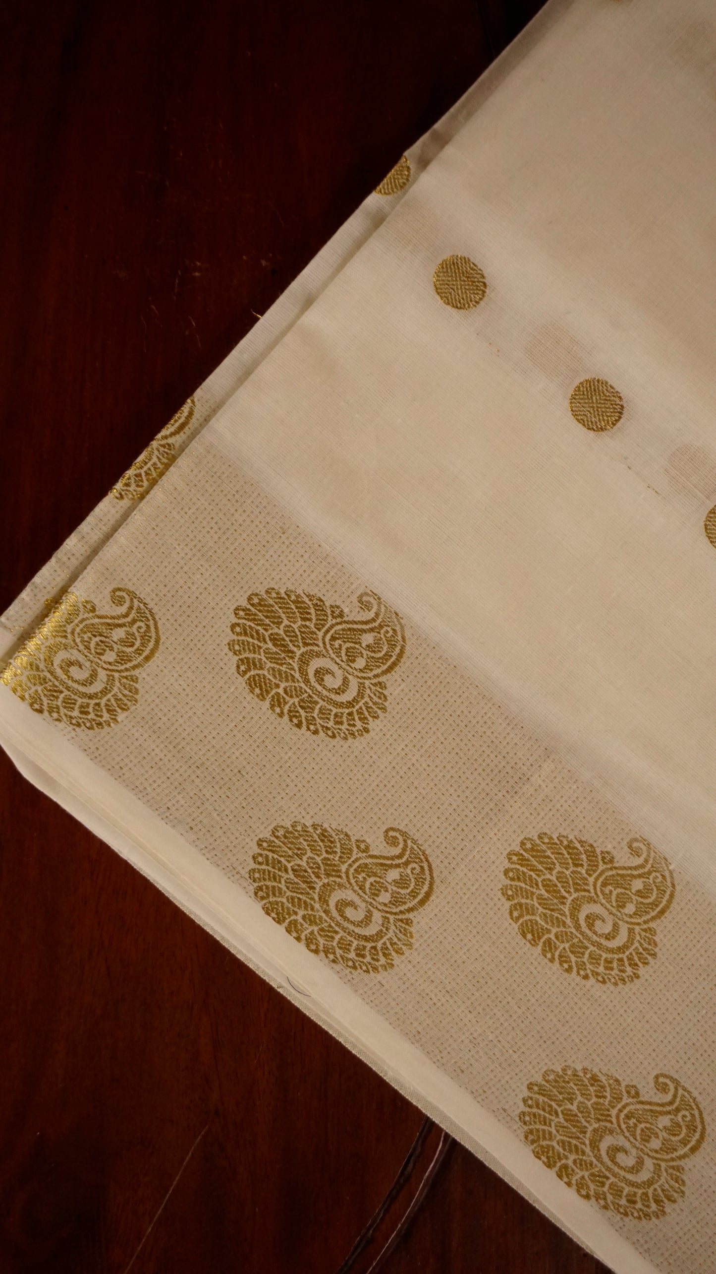Elegant Kerala Kasavu Saree with Golden Butta Motifs [MC69]
