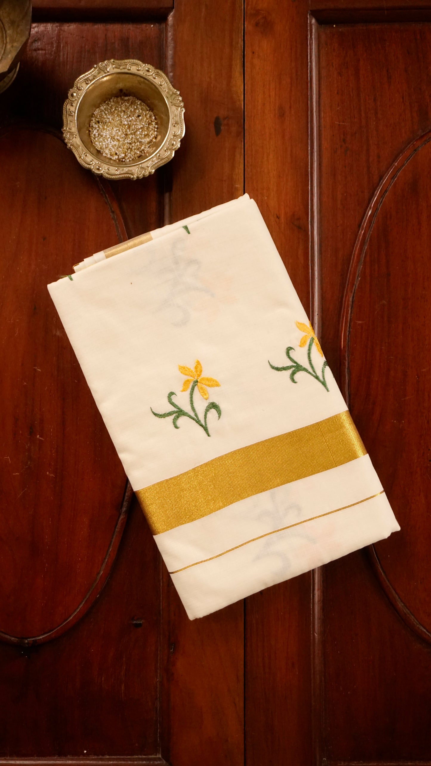 Elegant Kerala Kasavu Saree with Floral Embroidery [MC59]