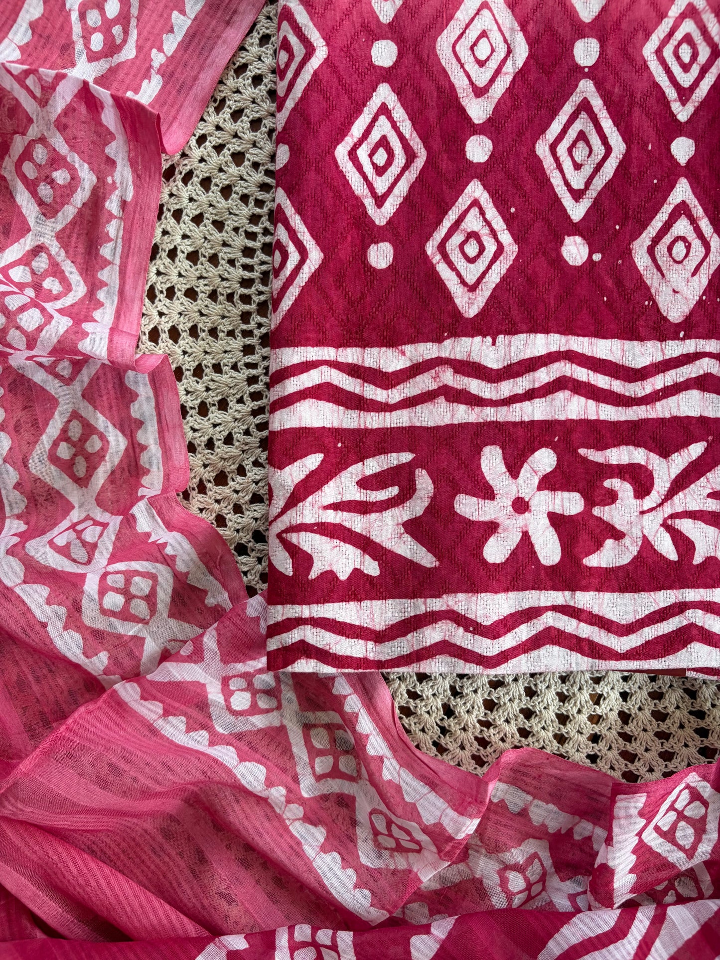 Vibrant Pink Cotton Unstitched Salwar Set with Printed Dupatta[GUE25]