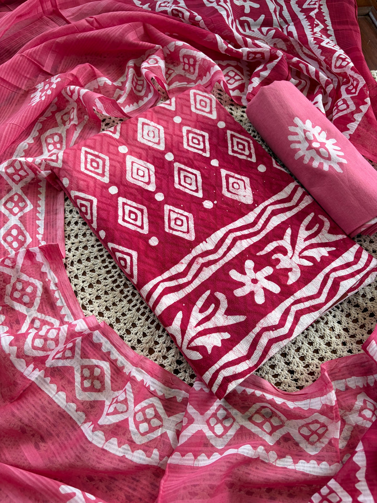 Vibrant Pink Cotton Unstitched Salwar Set with Printed Dupatta[GUE25]
