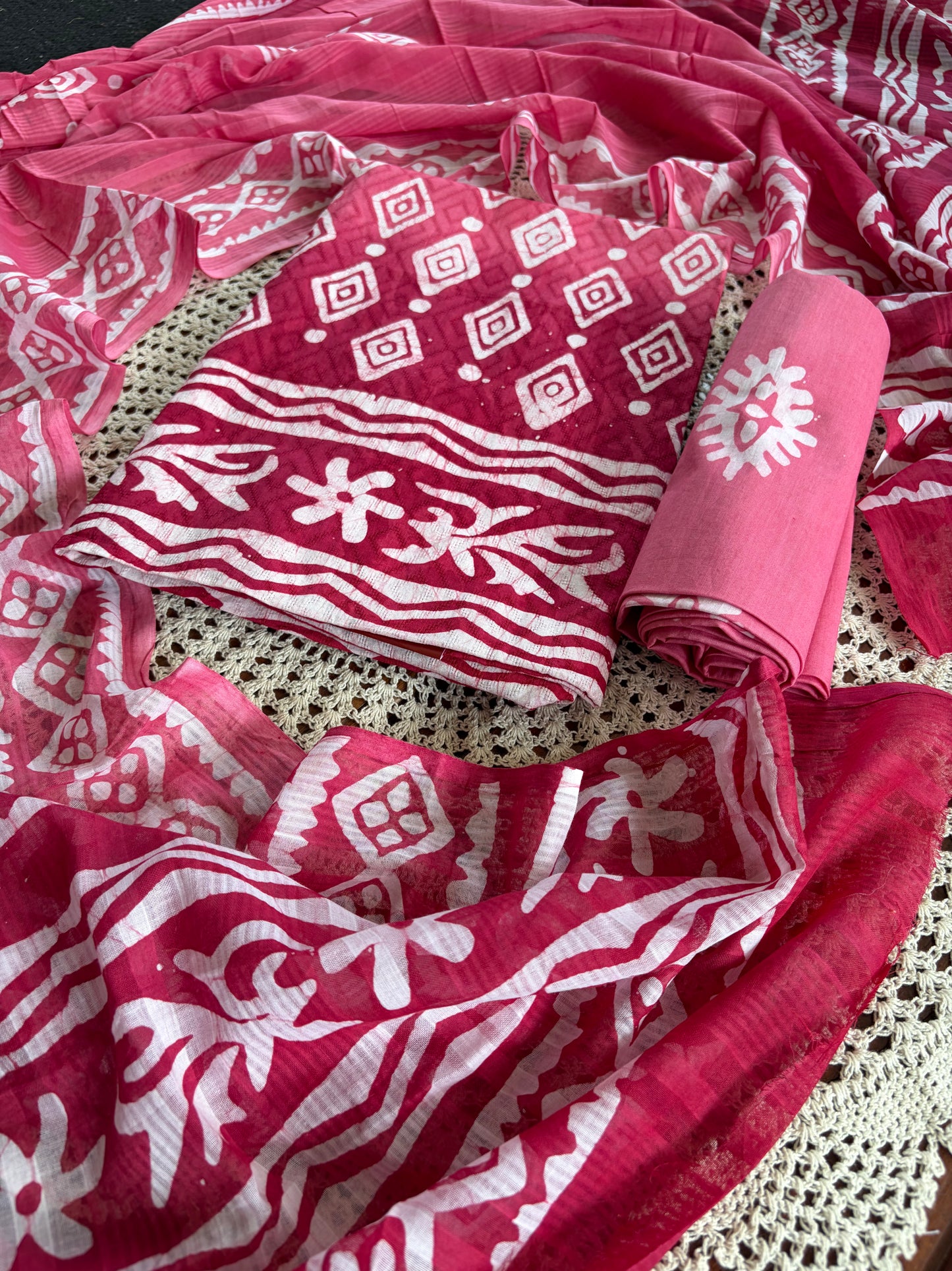 Vibrant Pink Cotton Unstitched Salwar Set with Printed Dupatta[GUE25]