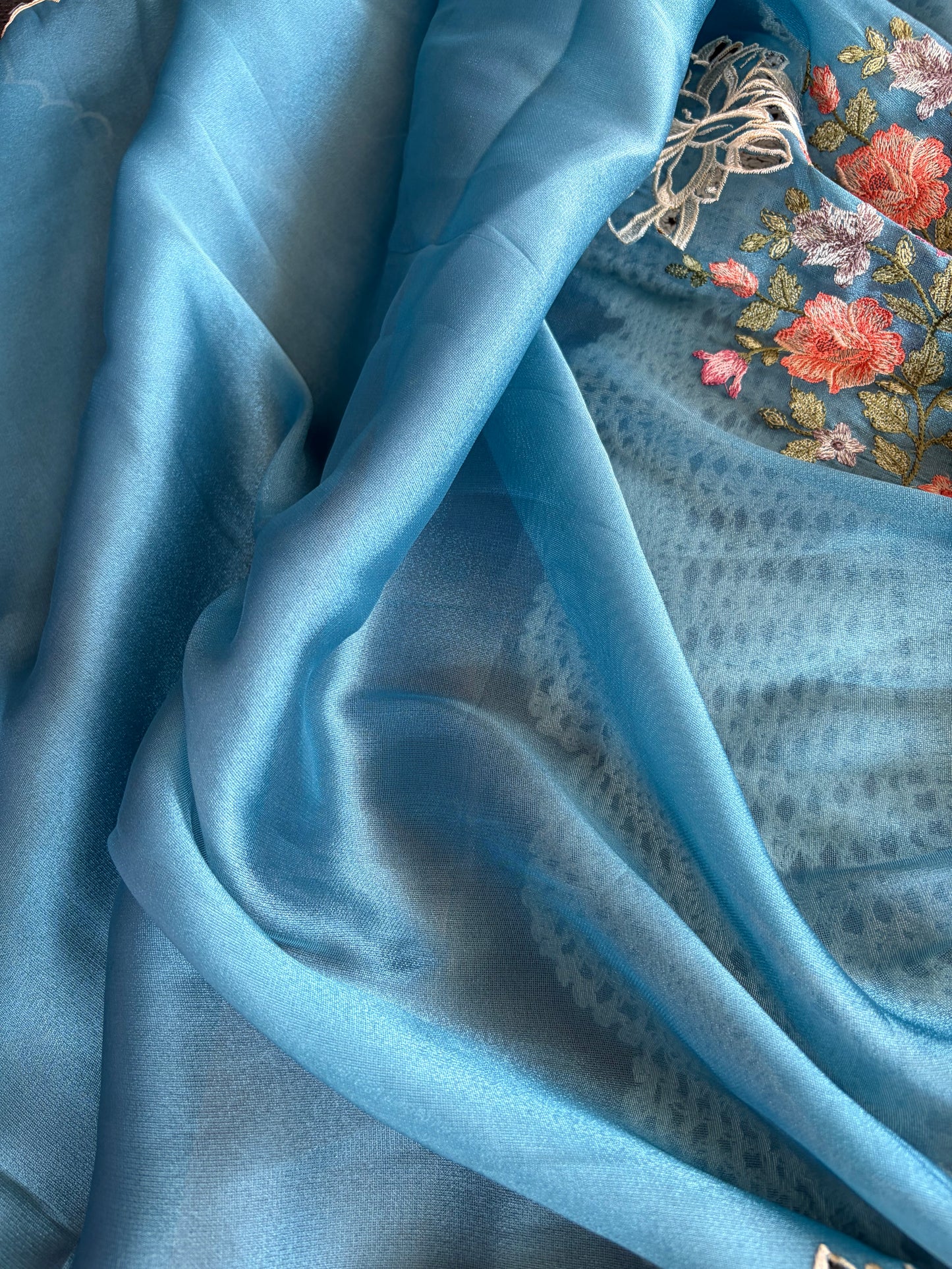 Floral Embroidered Organza Salwar Suit [GUE275]