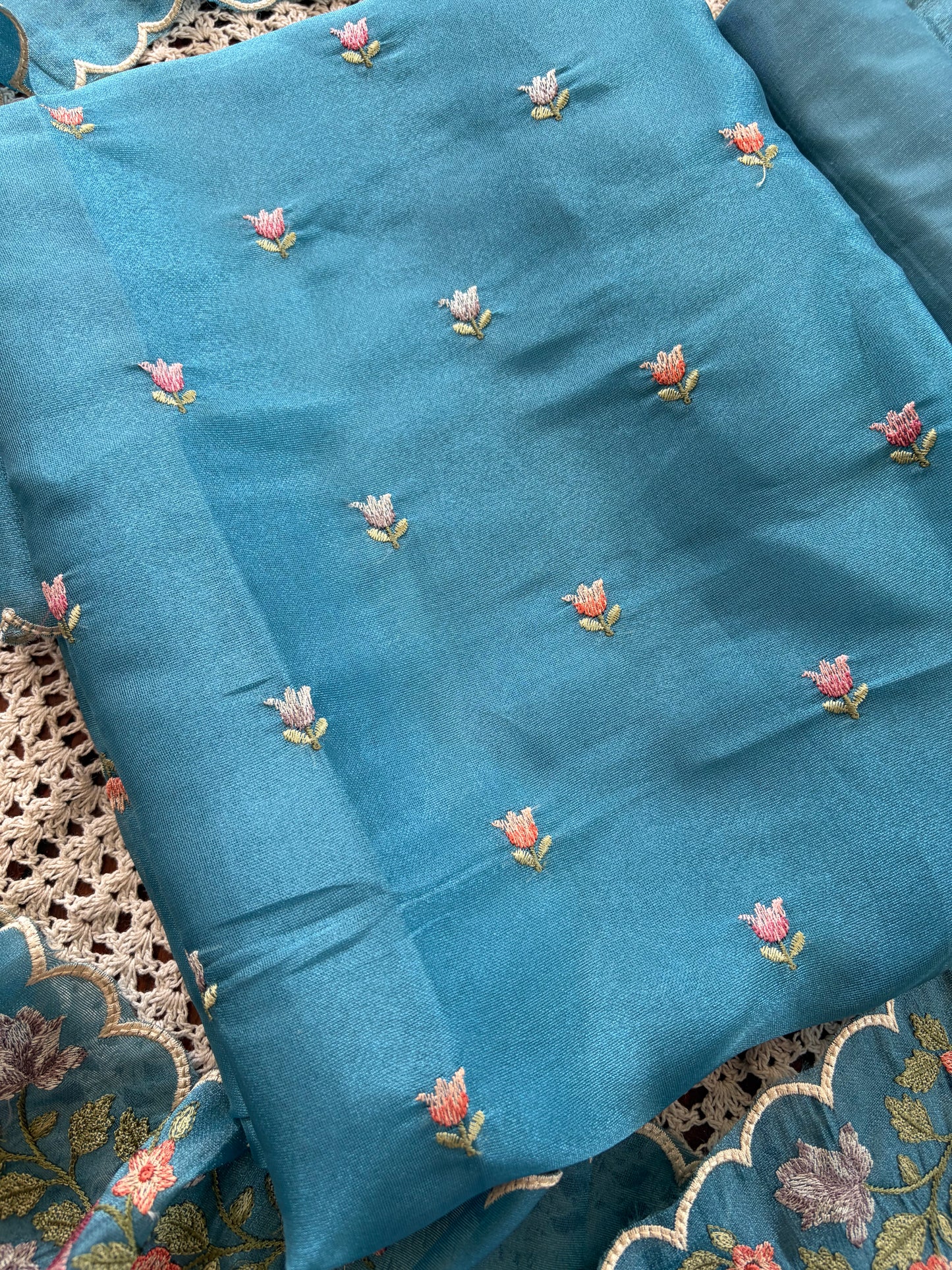 Floral Embroidered Organza Salwar Suit [GUE275]