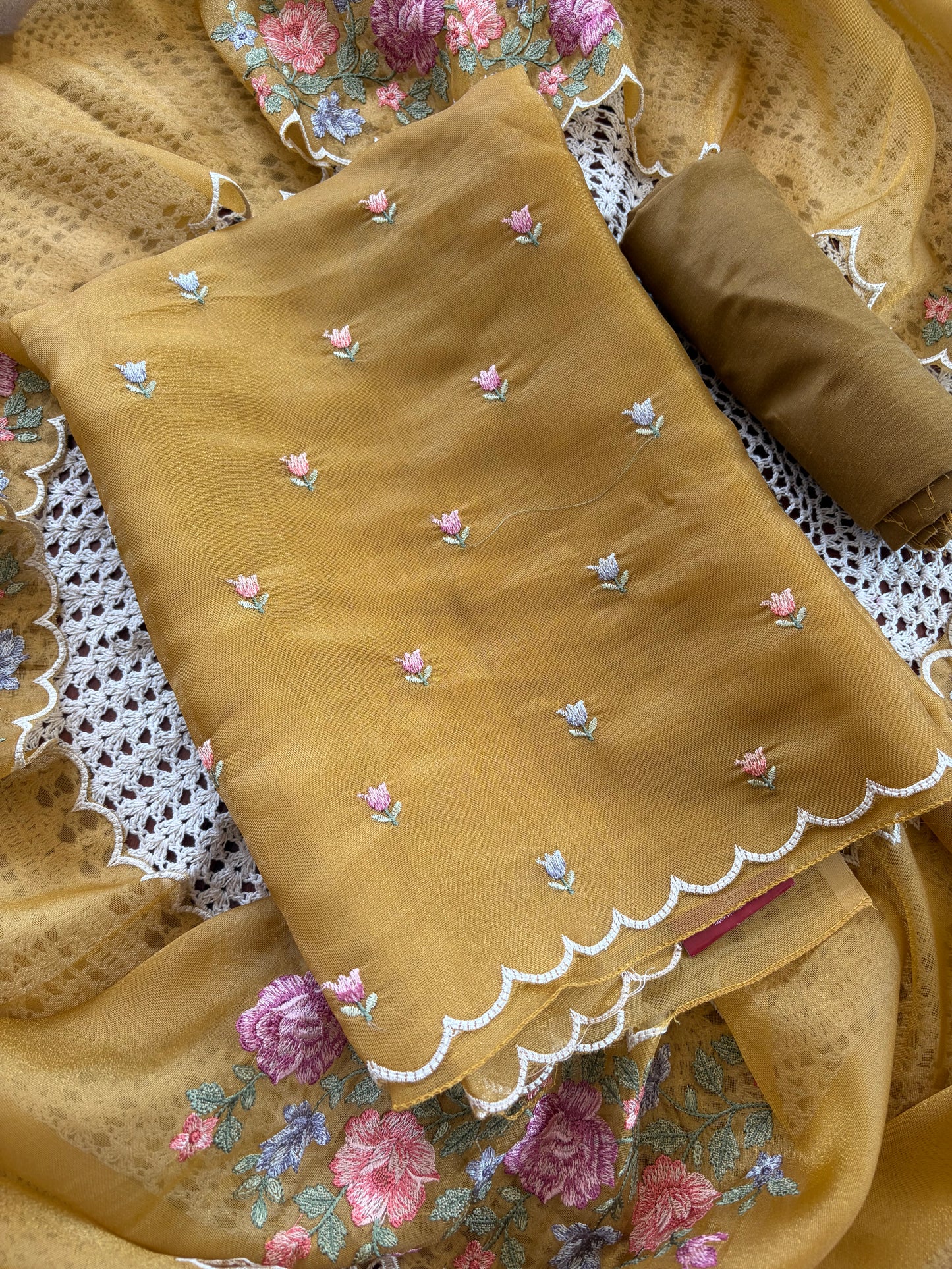 Floral Embroidered Organza Salwar Suit [GUD276]