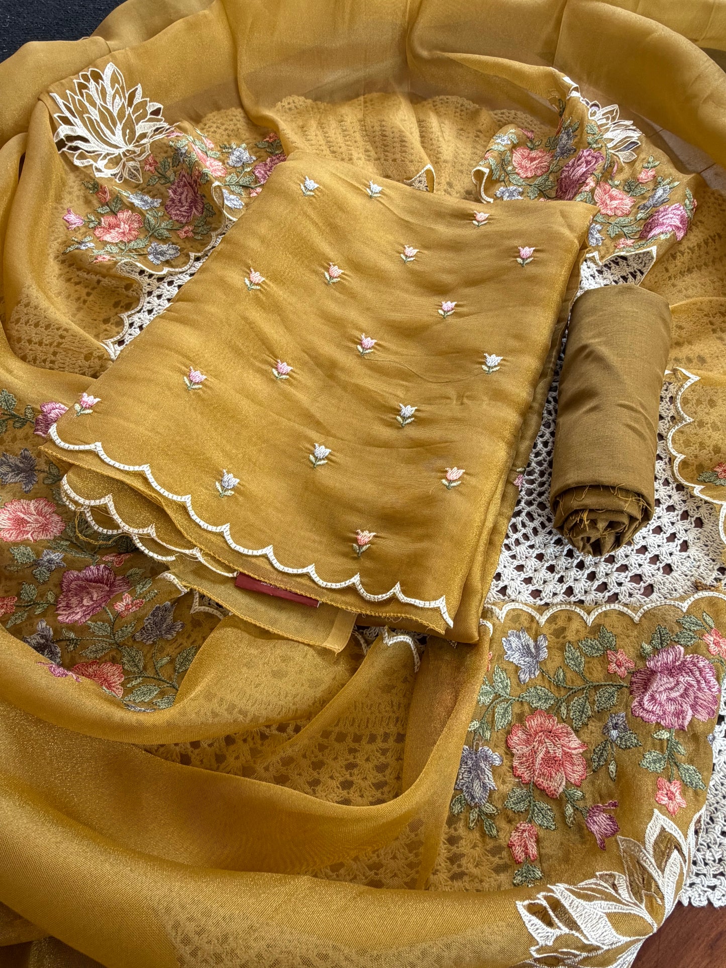 Floral Embroidered Organza Salwar Suit [GUD276]