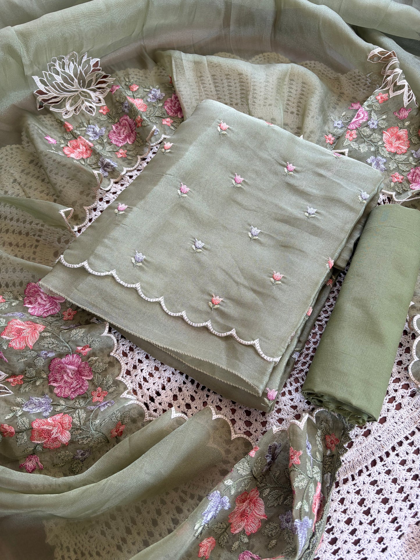 Floral Embroidered Organza Salwar Suit [GUD279]