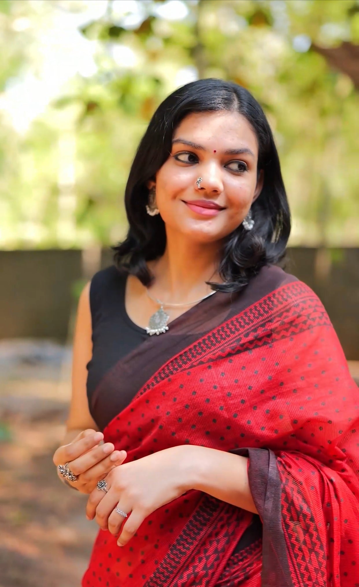SAREE123J