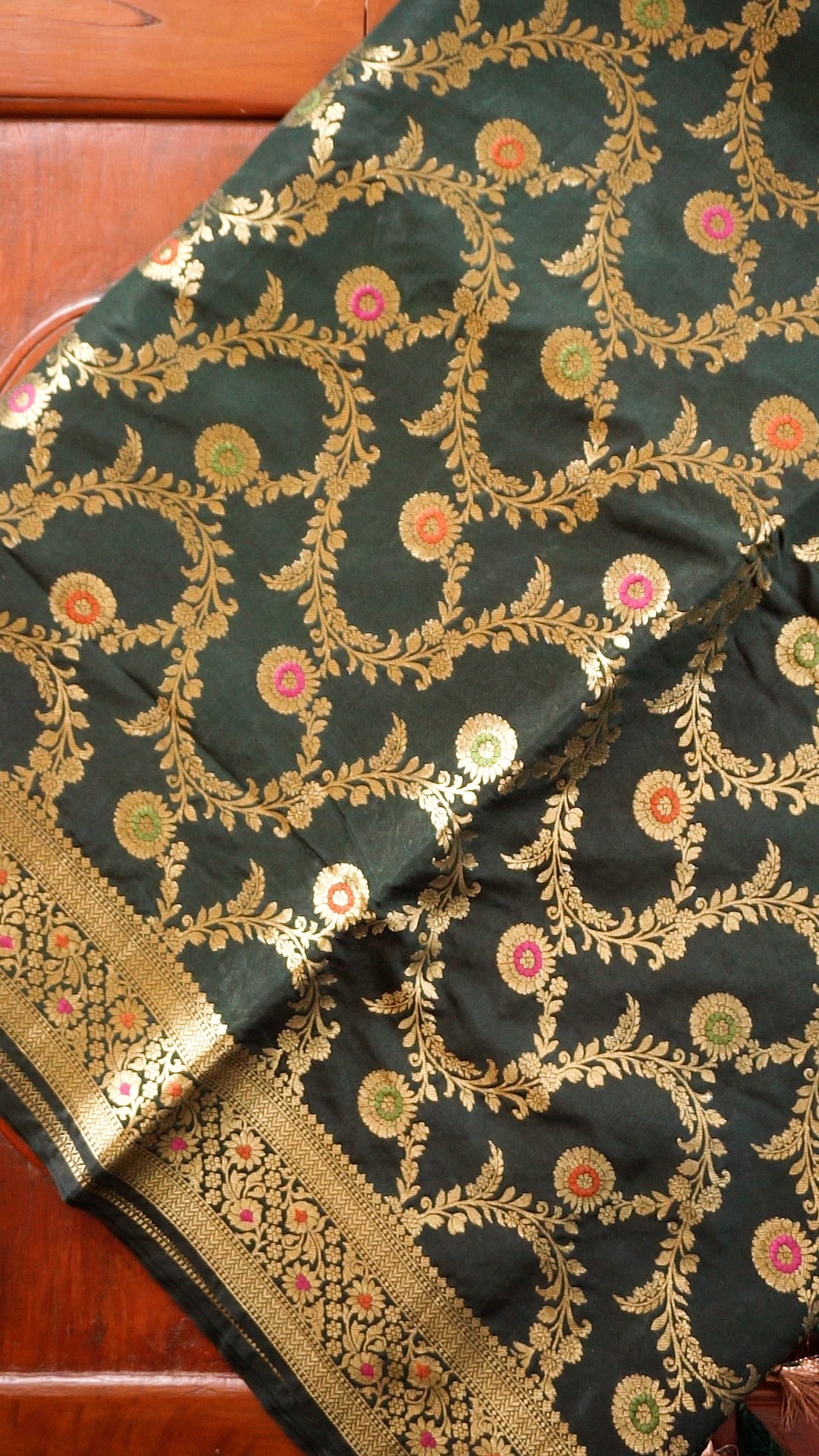 Elegant Dark Green Soft Silk Saree with Zari Work [AV17]