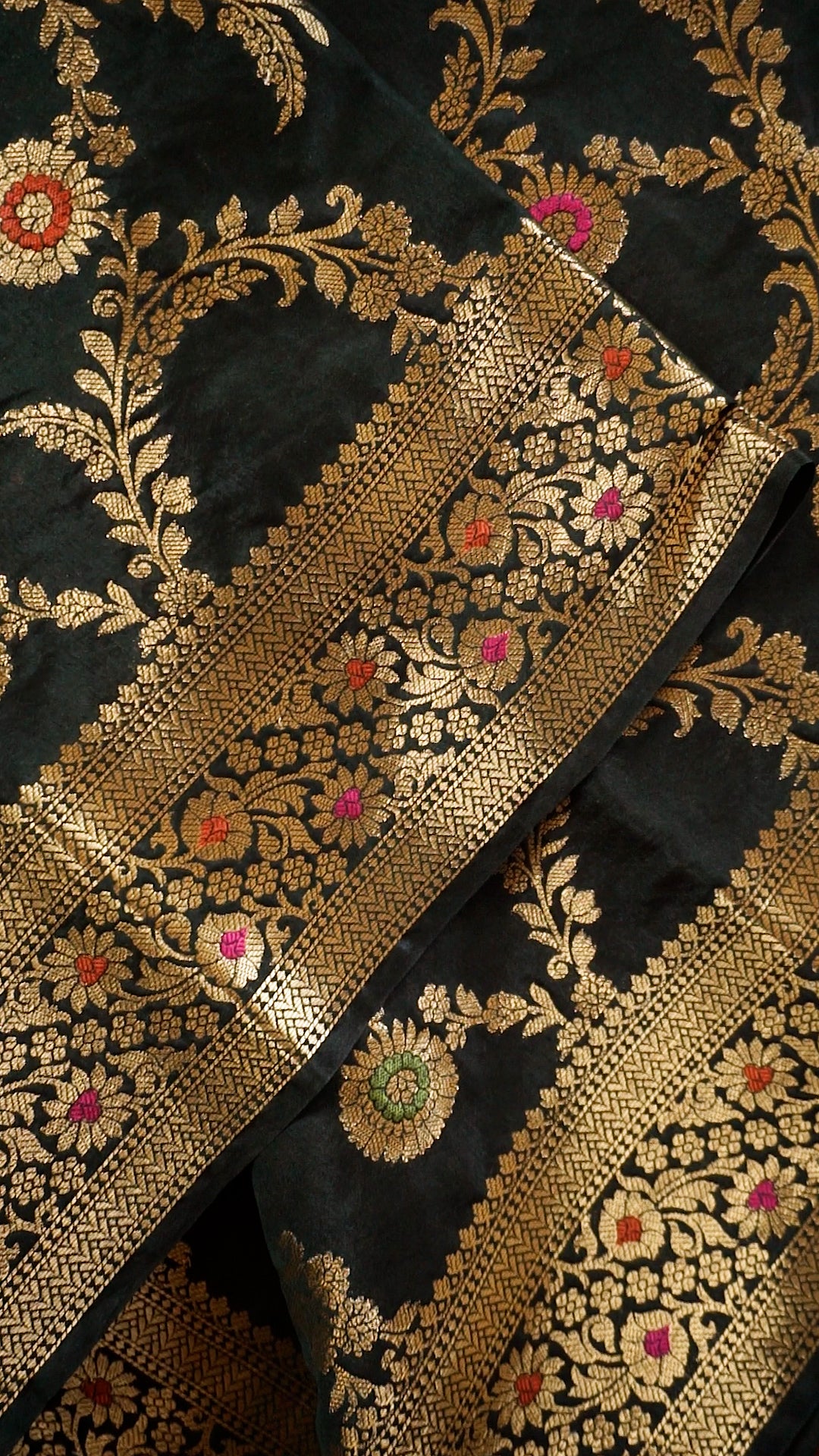 Elegant Dark Green Soft Silk Saree with Zari Work [AV17]