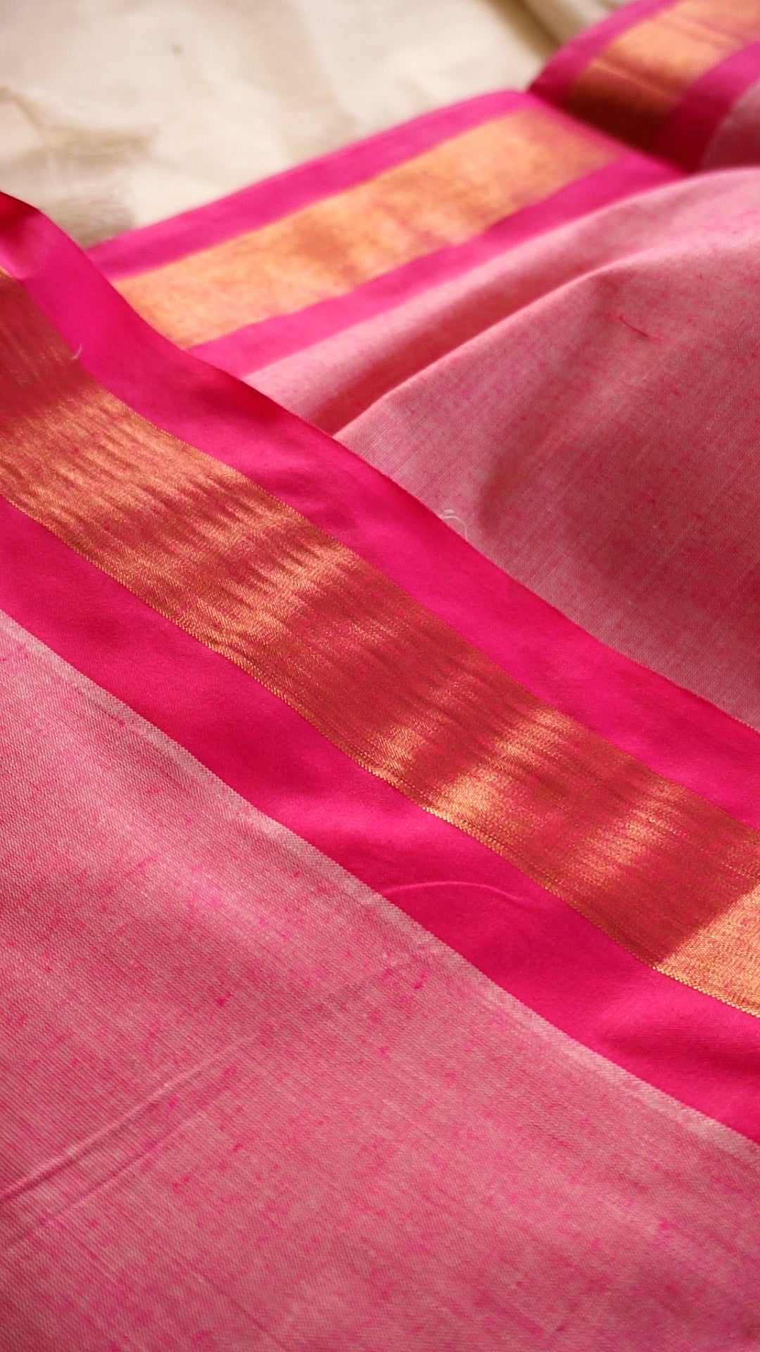 Elegant Kerala Kasavu Saree with Pink Border [SR101]