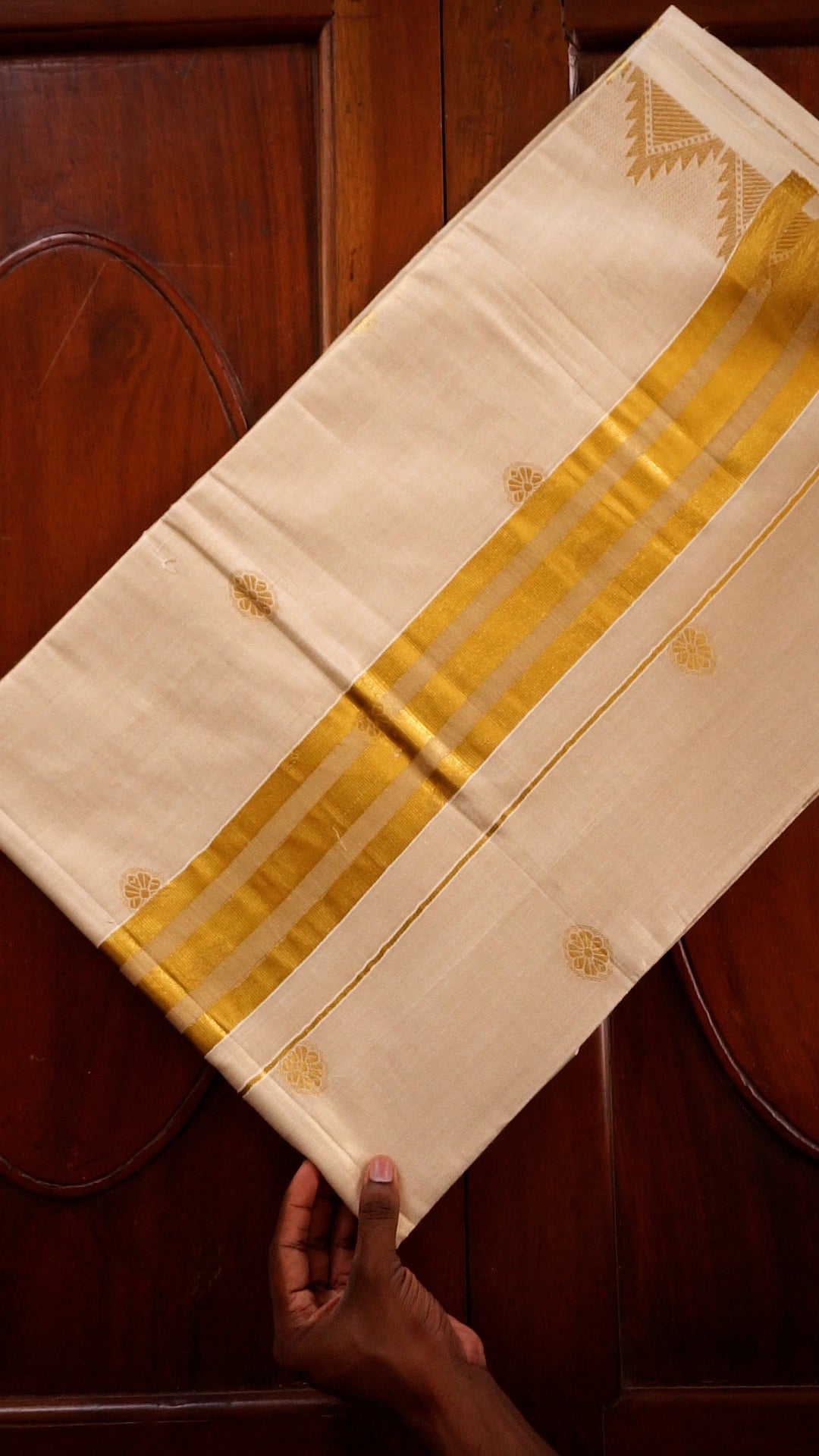 Traditional Kasavu Saree with Rich Golden Border [KA21]
