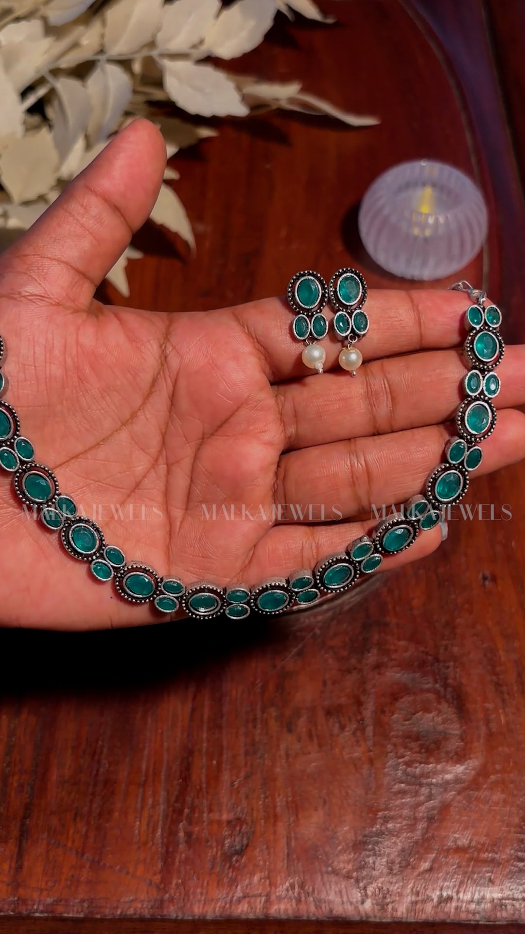 Elegant Green Stone Jewelry Set [MK8]