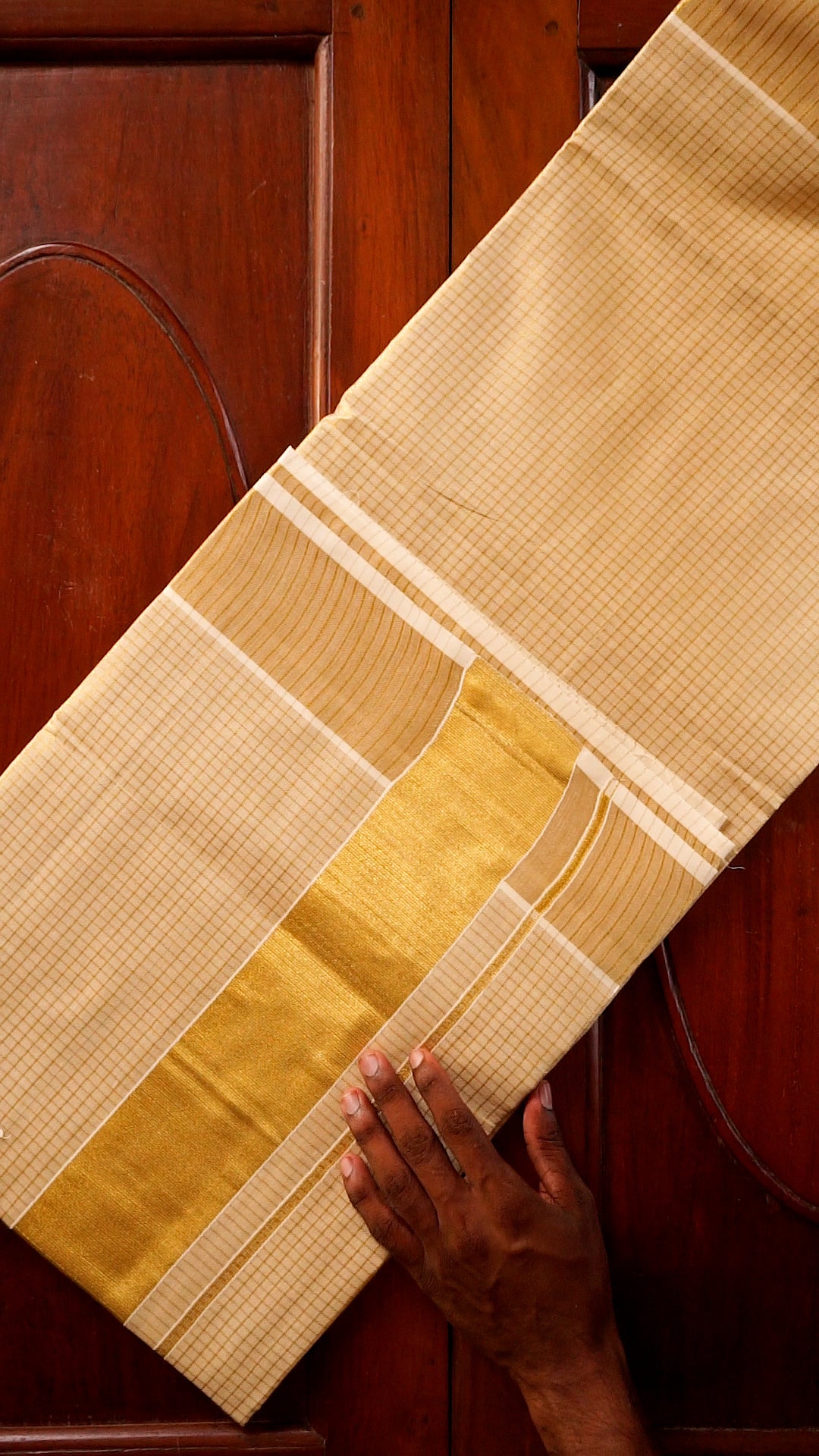 Elegant Kerala Kasavu Saree – Classic Gold Border Tradition [KS01]