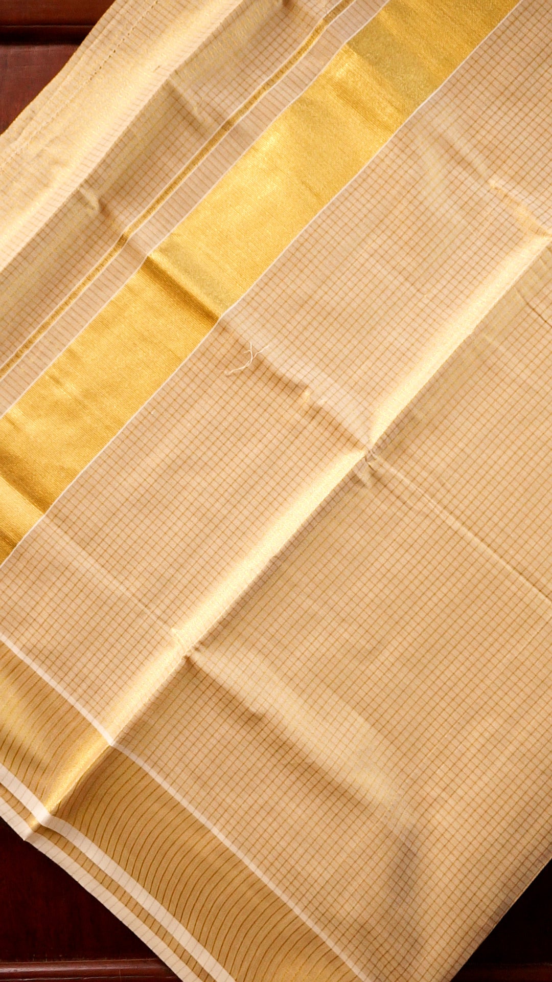 Elegant Kerala Kasavu Saree – Classic Gold Border Tradition [KS01]