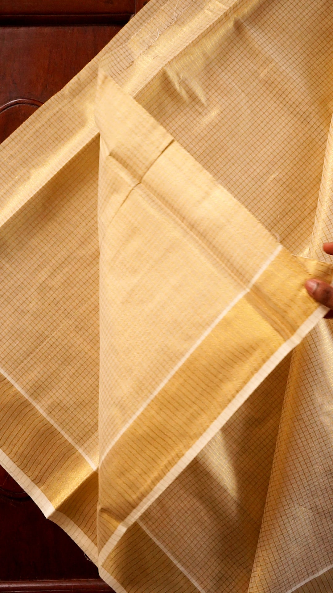 Elegant Kerala Kasavu Saree – Classic Gold Border Tradition [KS01]