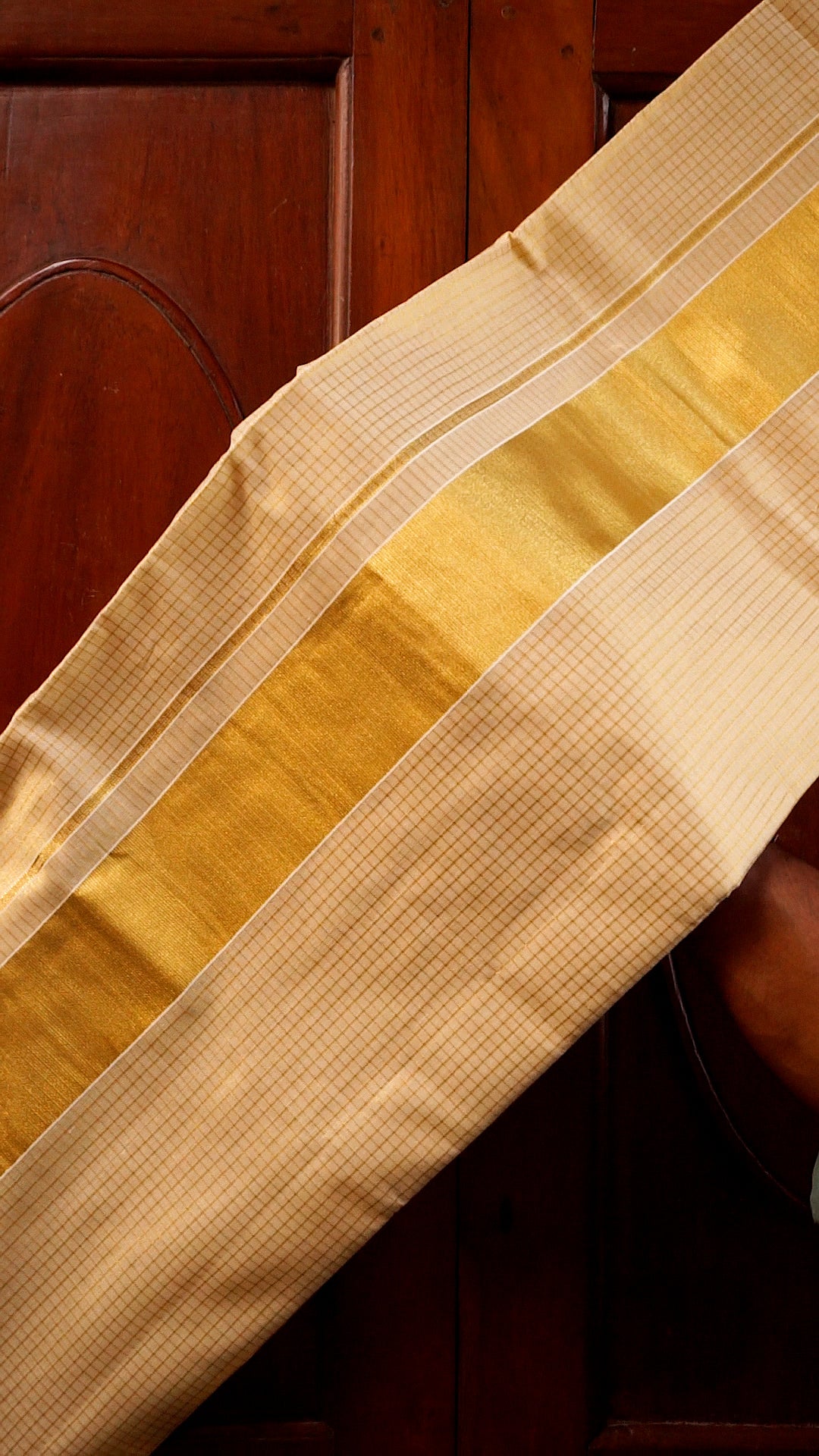 Elegant Kerala Kasavu Saree – Classic Gold Border Tradition [KS01]