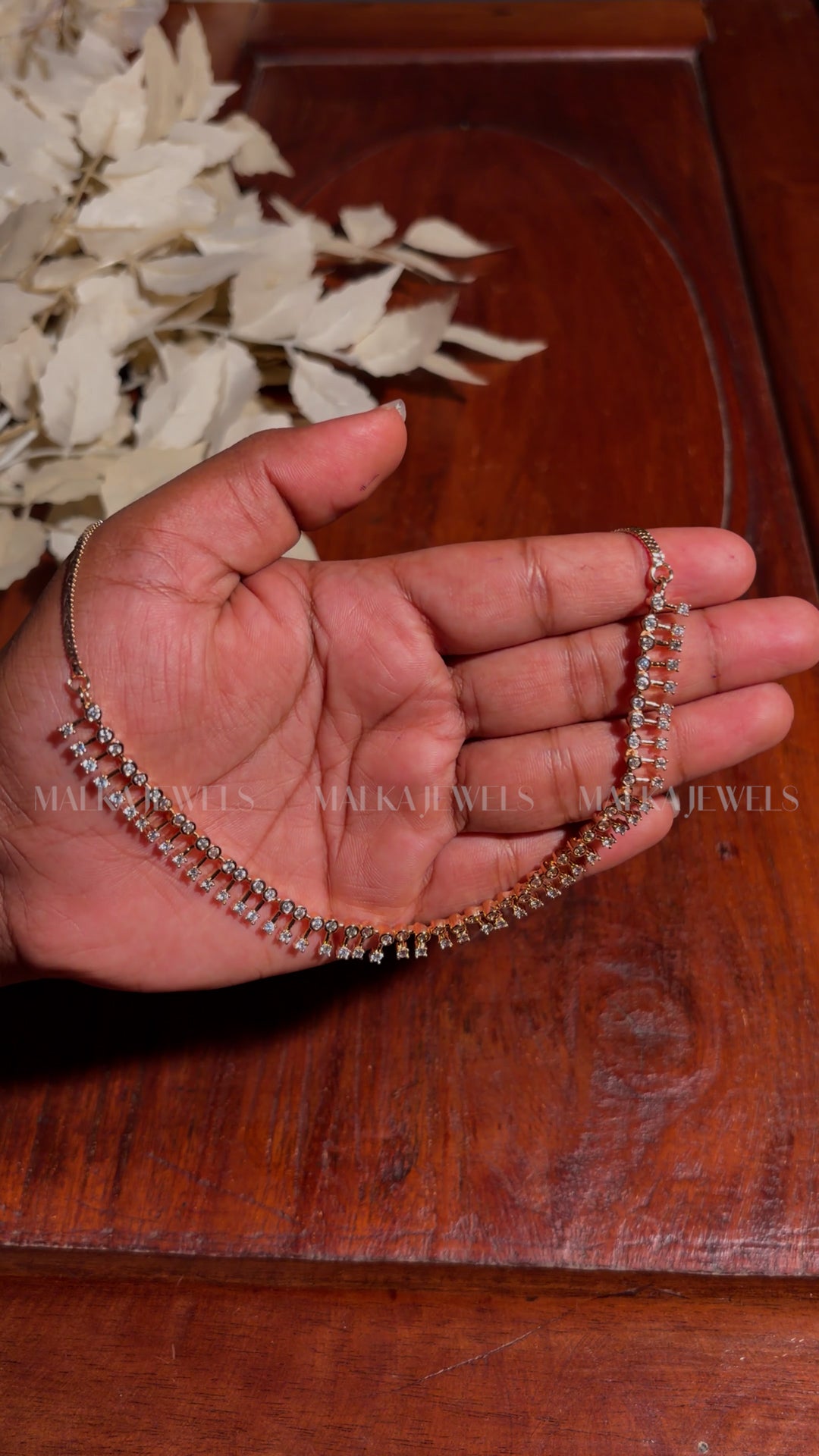 Stylish Lightweight Necklace [MK11]